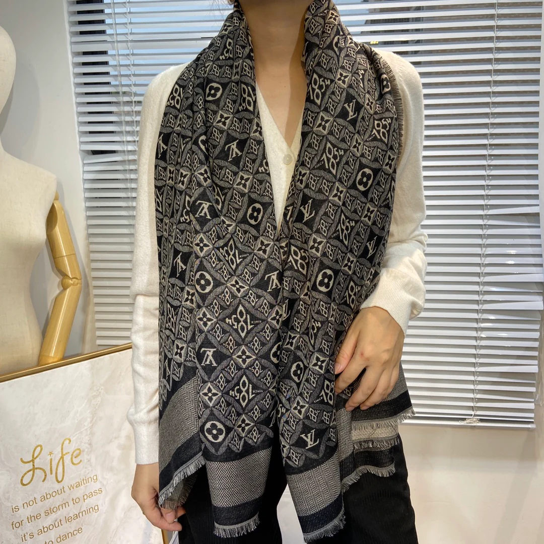 Шаль LV Monogram - 142 см - 5 см