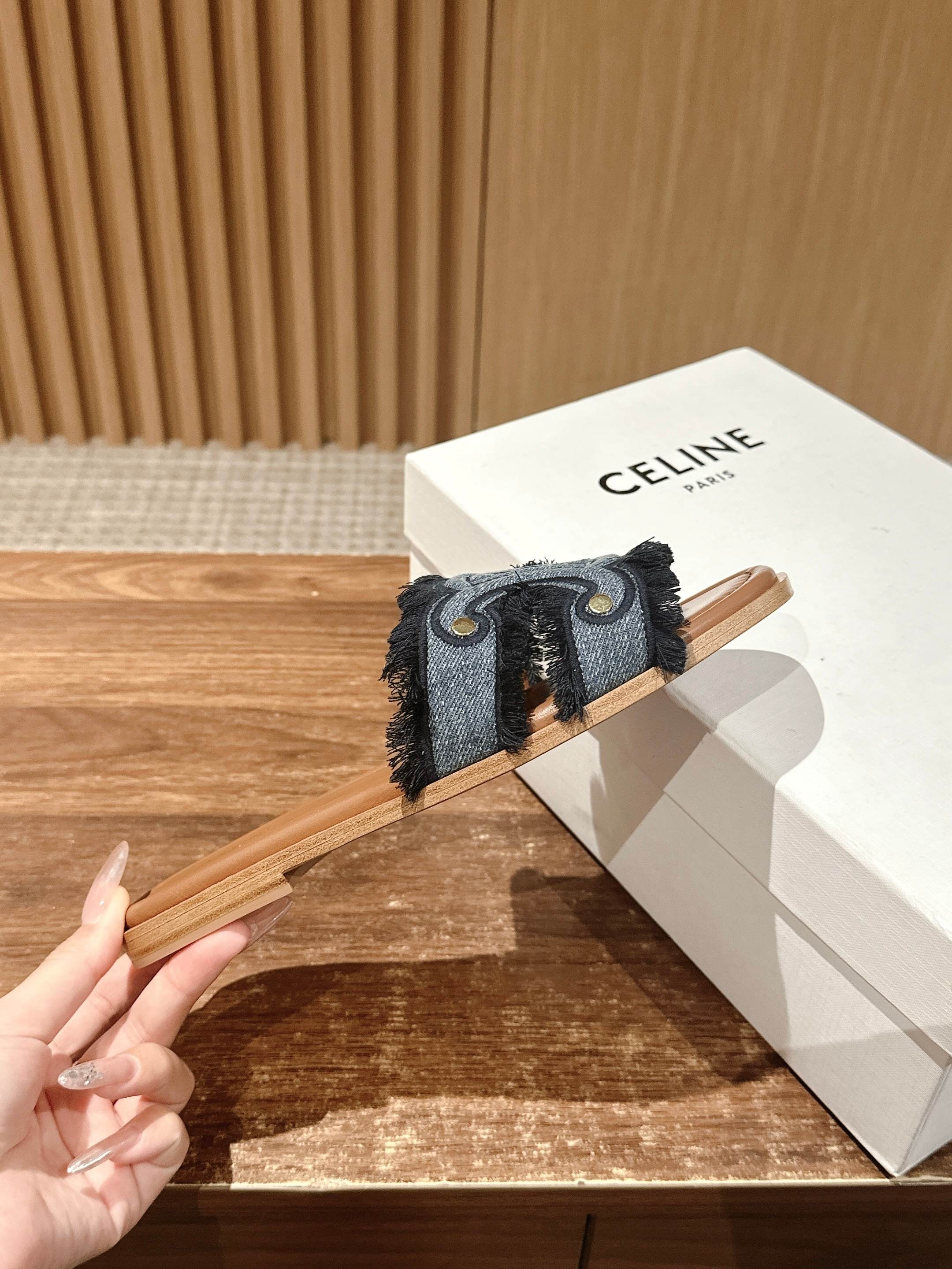 Тапочки Celine Arc de Triomphe - джинсово-синие