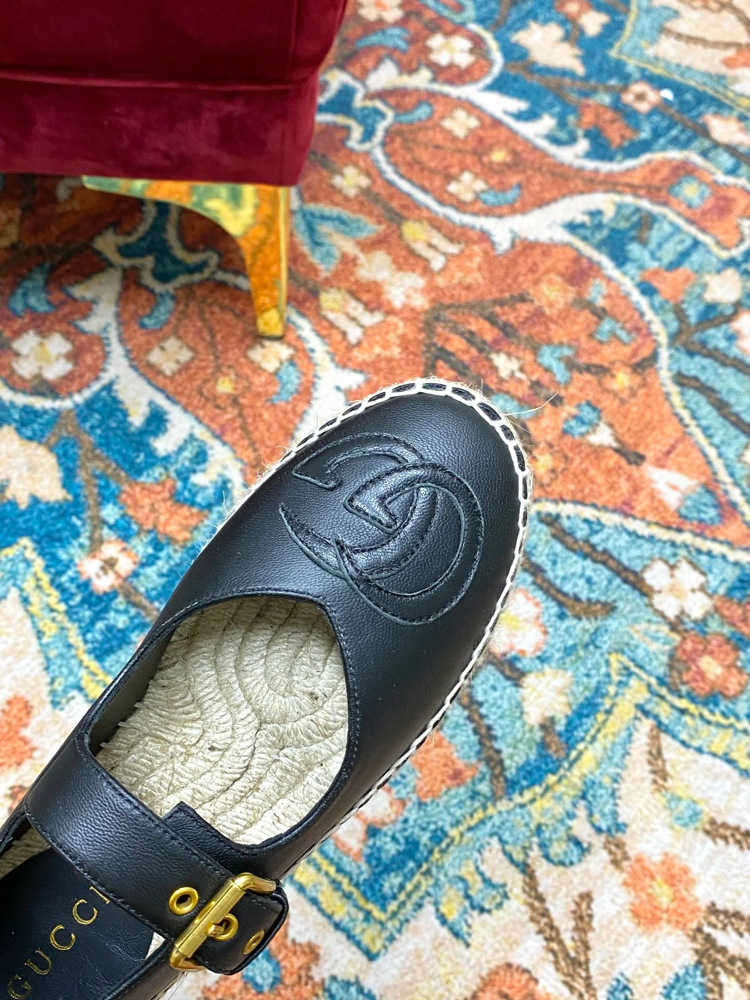 Весенняя коллекция Gucci 2022 — Рыбацкие туфли ?Радуга?