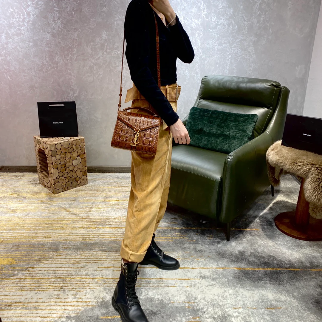 Обзор наряда YSL Cassandra с крокодиловым принтом - Часть 1