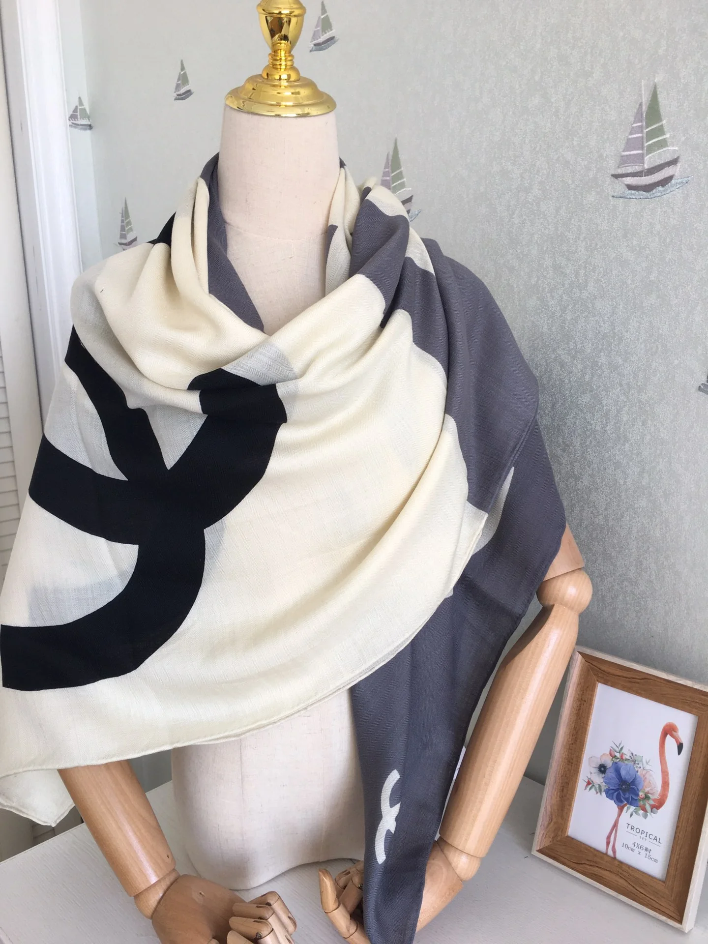 Chanel - Большой квадратный шелковый шарф - 140 см - 30 - Шелк 70 - Шерсть