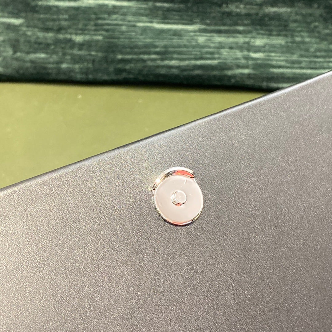 Черная сумка-кроссбоди YSL Kate с цепочкой и серебряной пряжкой