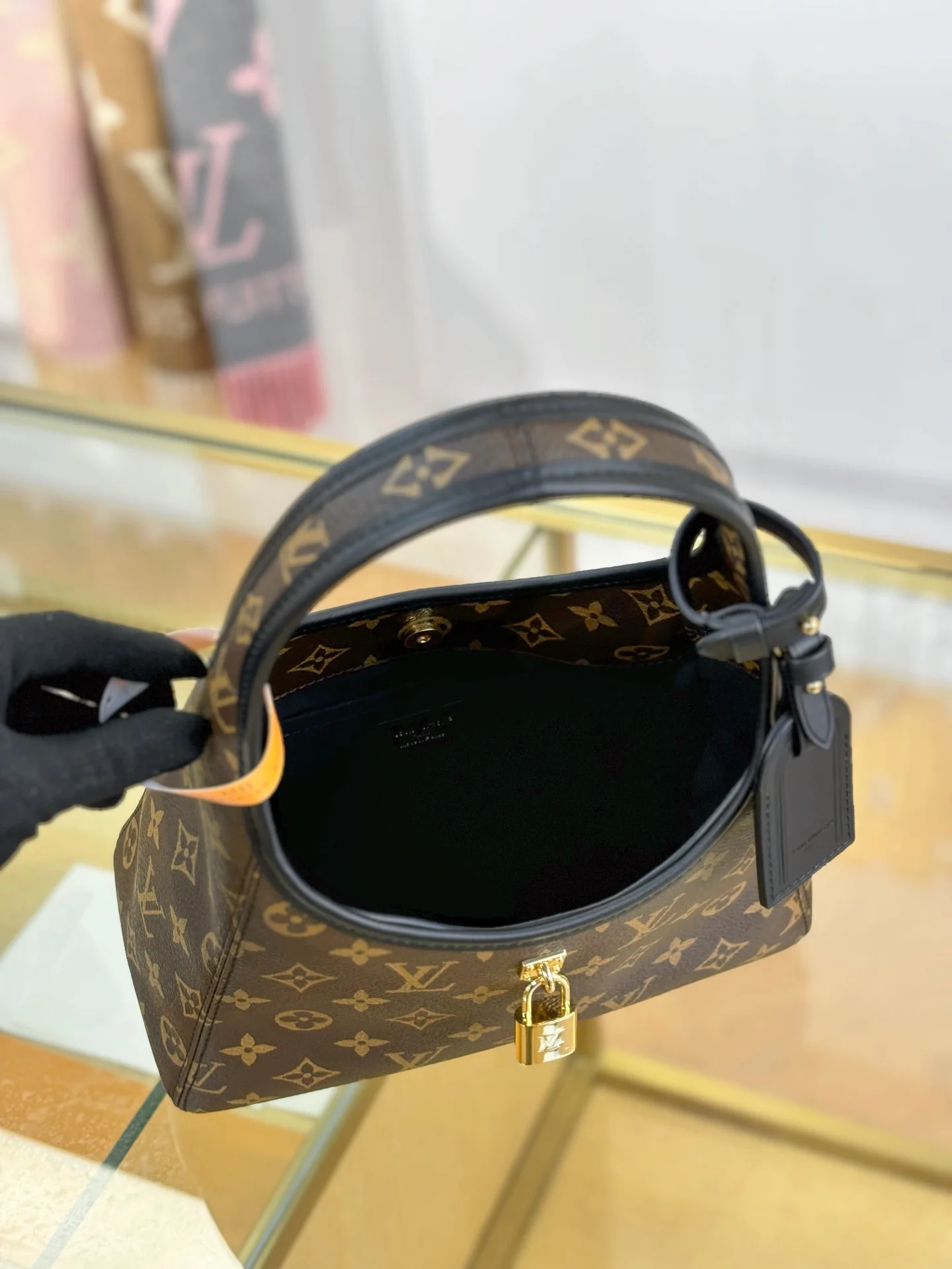 LV-m12940-the-drop подмышечная сумка-маленькая черная