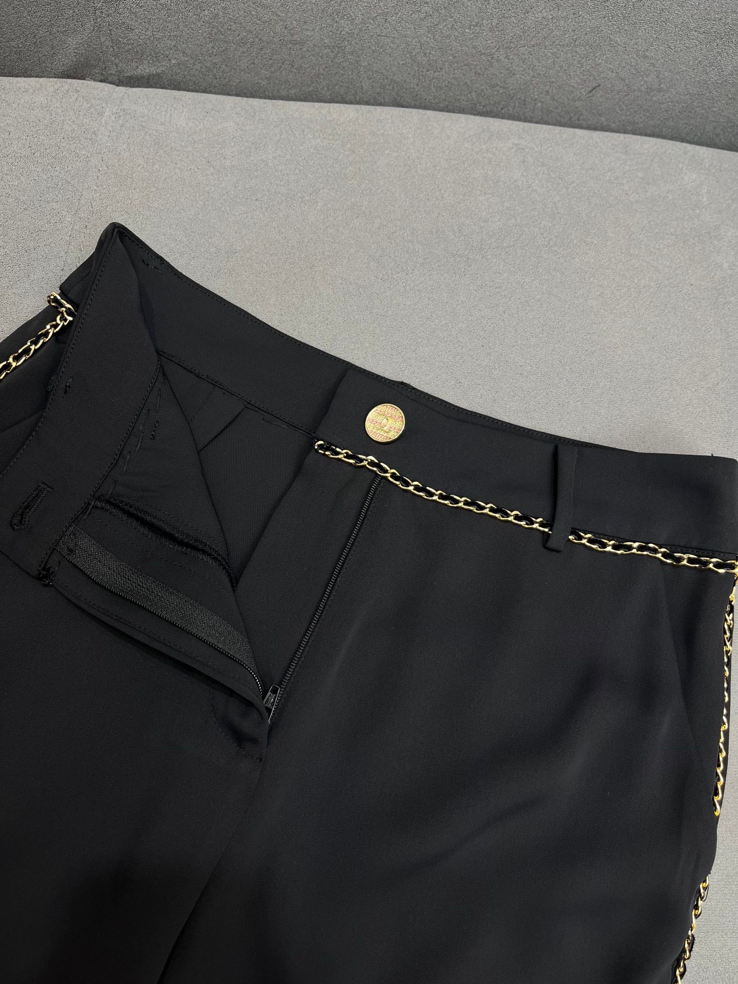 Новые широкие брюки Chanel 2403-24ss весна/лето с отделкой цепочкой.