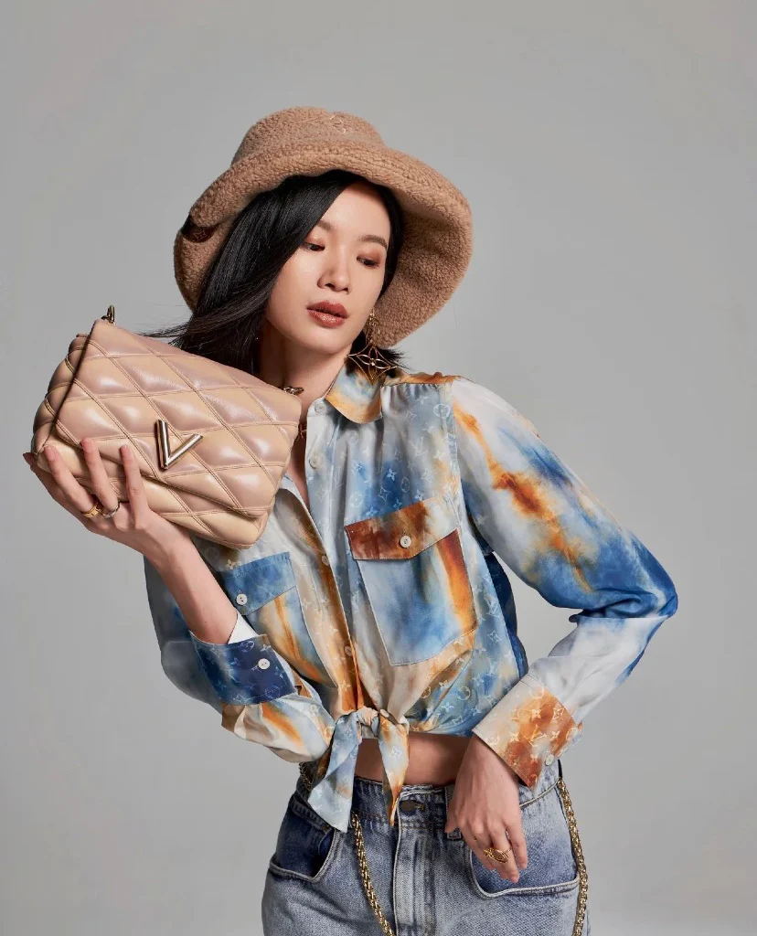 m25107-LV-Кварцевая сумка с тисненым узором и цепочкой, средне-коричневый