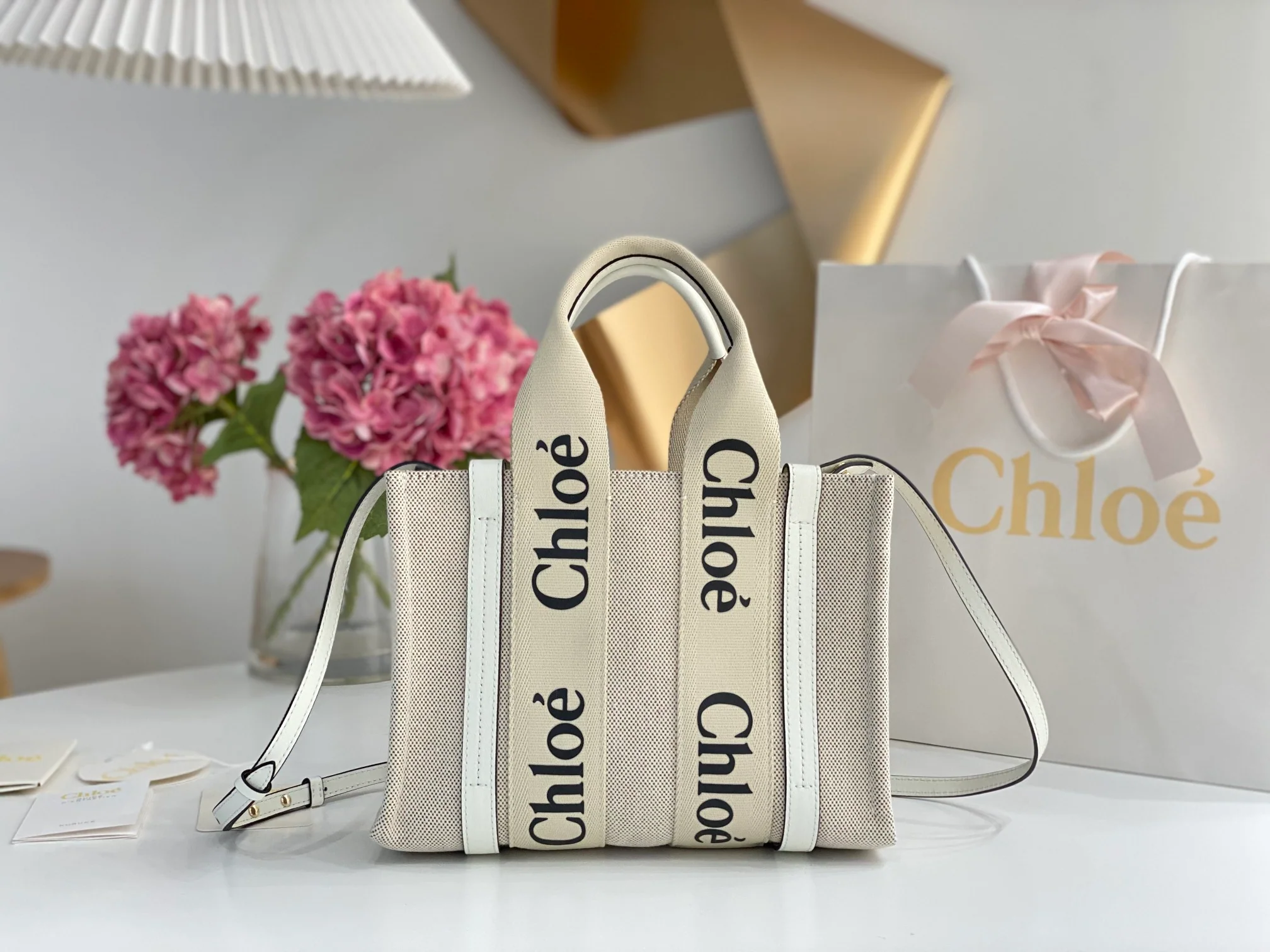 Сумка-тоут Chloe Woody - белая - маленькая