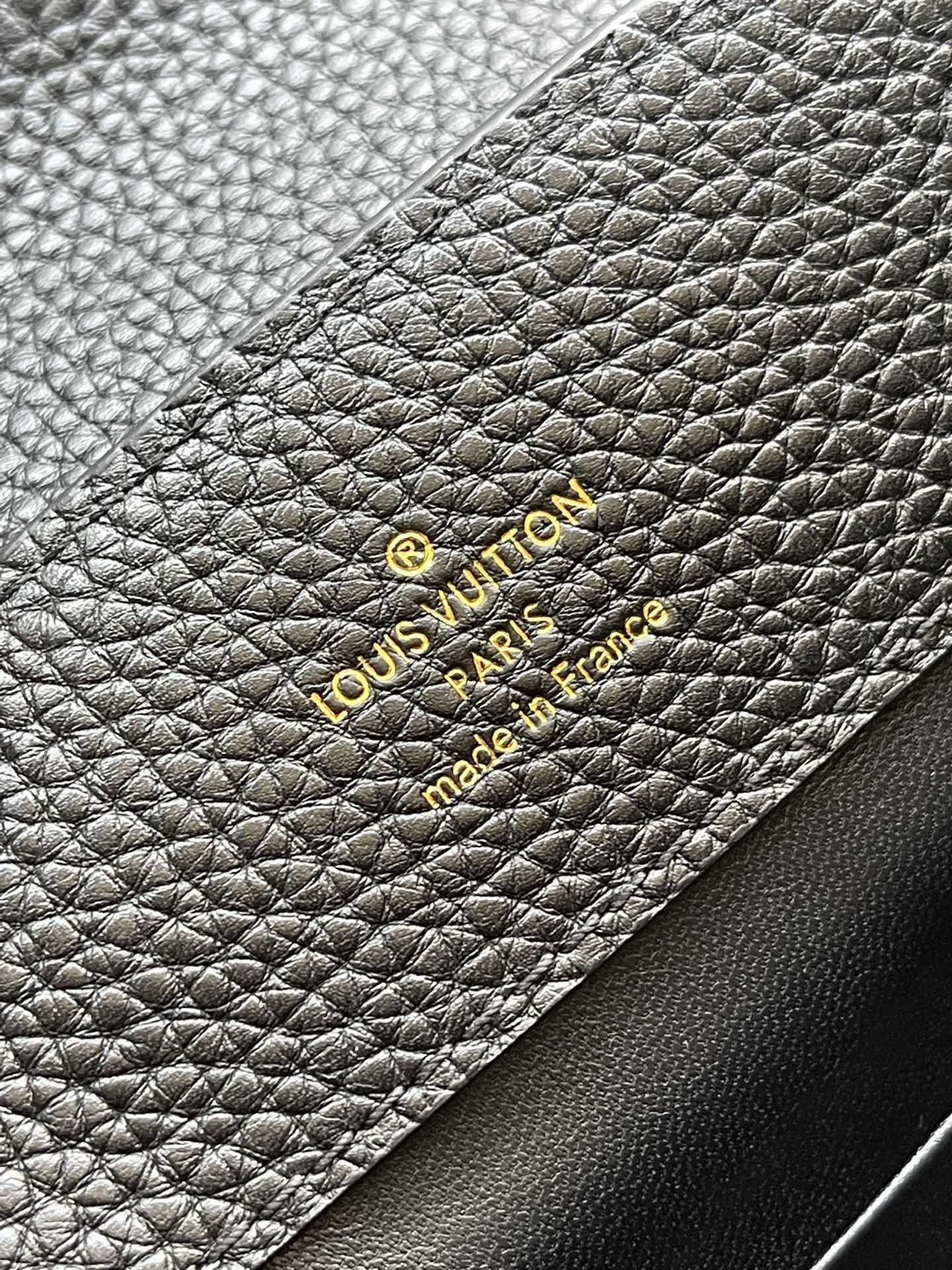 LV-m12751-capucines-medium handbag-black