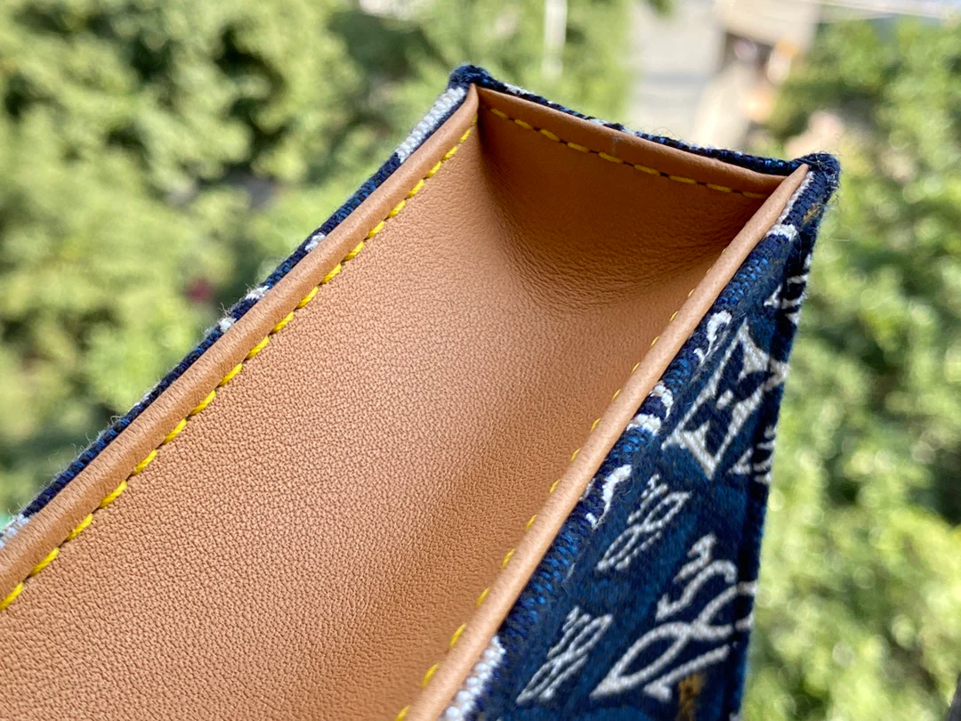 lv-m80288-petit-sac-plat-handbag