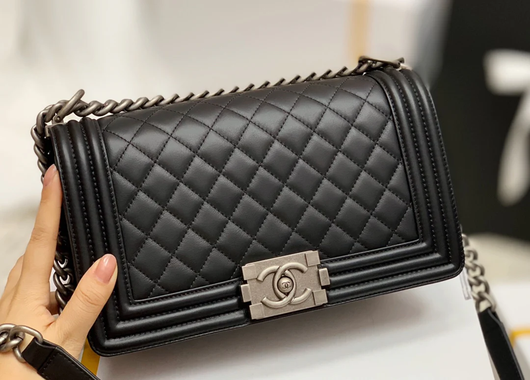 Chanel-boy-25cm-10