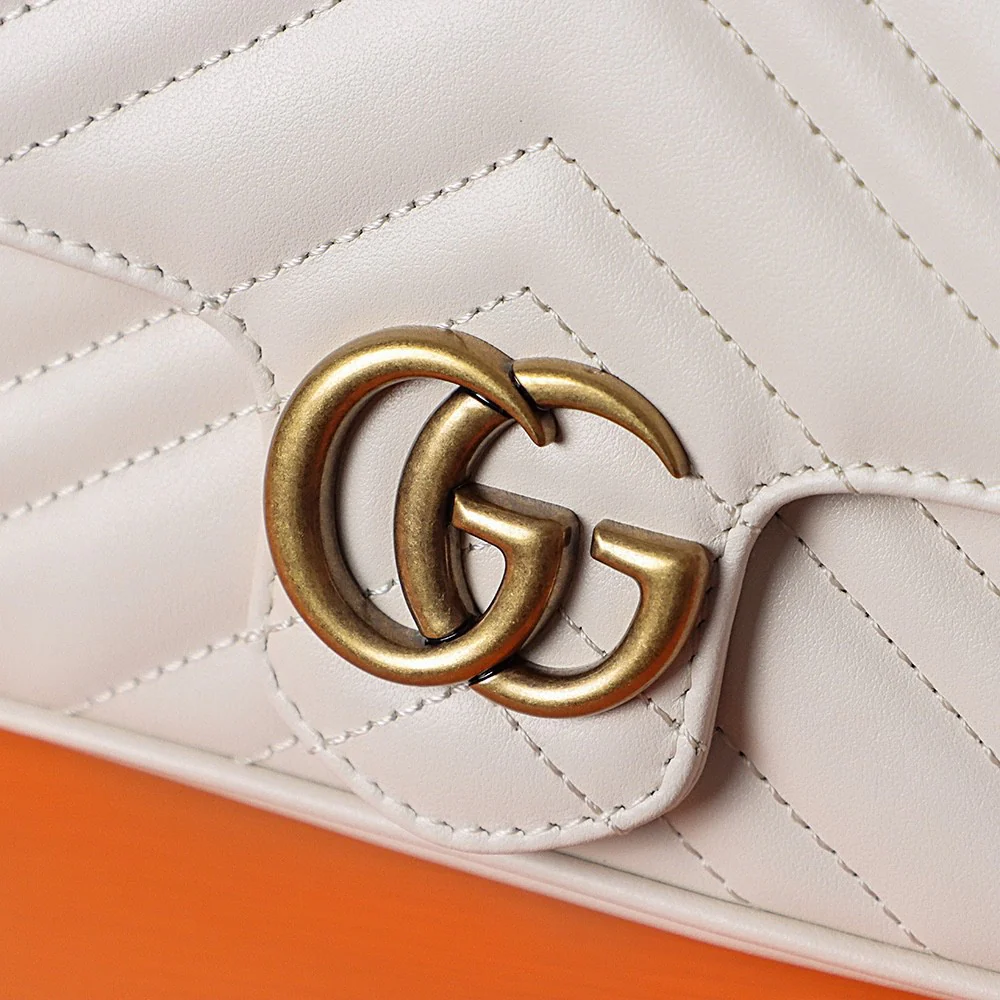 Сумка через плечо Gucci Marmont на цепочке - белая