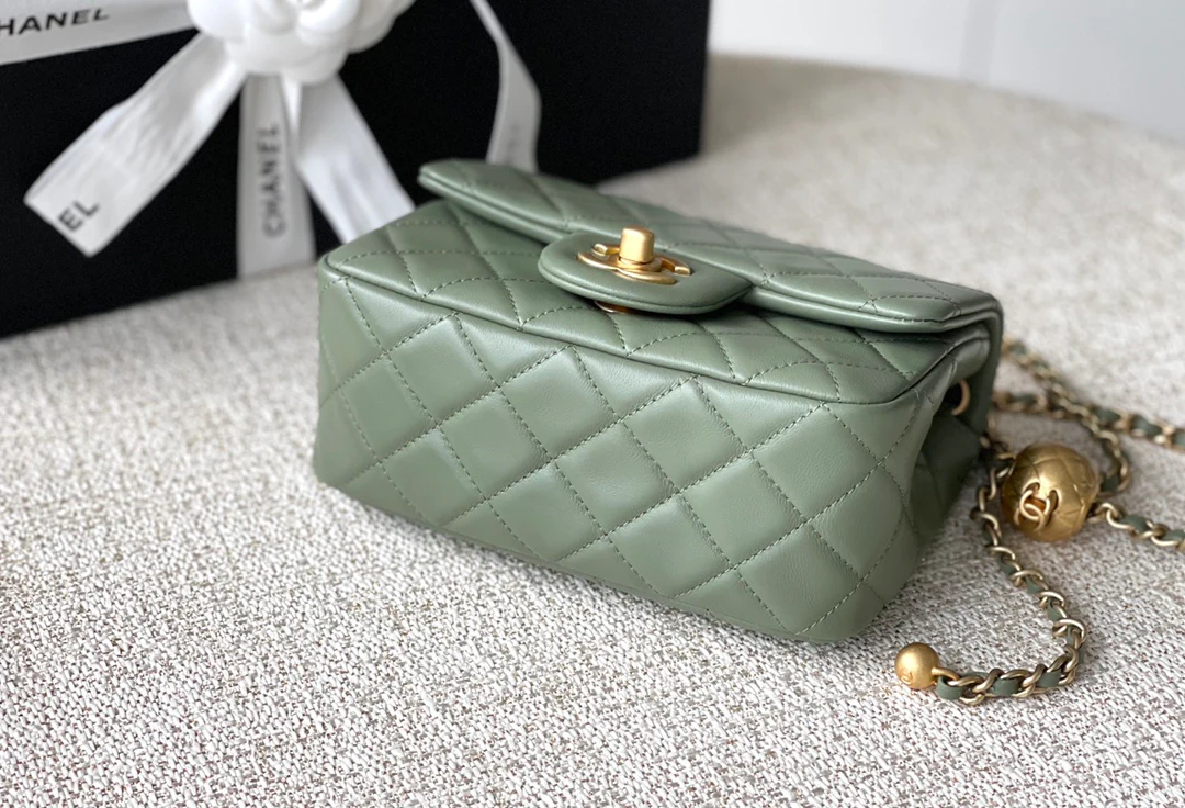Сумка Chanel Gold Globe Square Flap Bag - 18 см