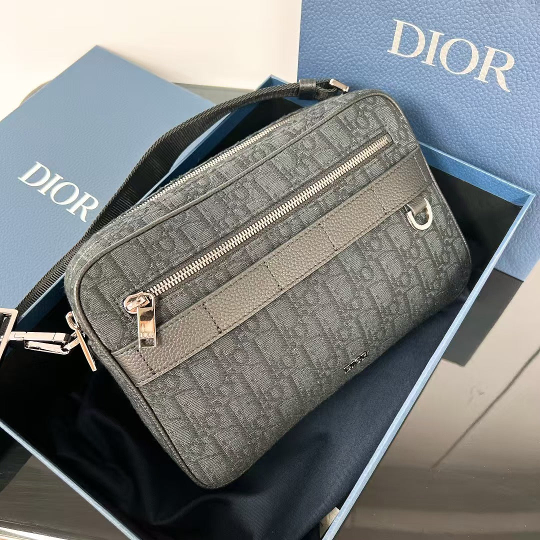 Сумка Dior Safari Monogram Jacquard Camera Bag, большой размер, цвет ?Полуночно-черный?.