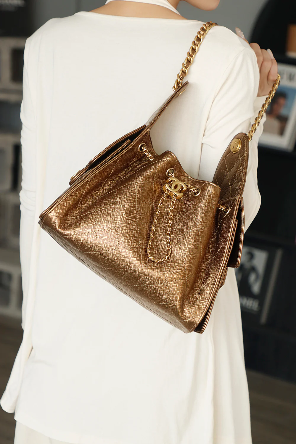 Chanel 25c Hippie Hobo Retro Gold Trumpet Gold Buckle