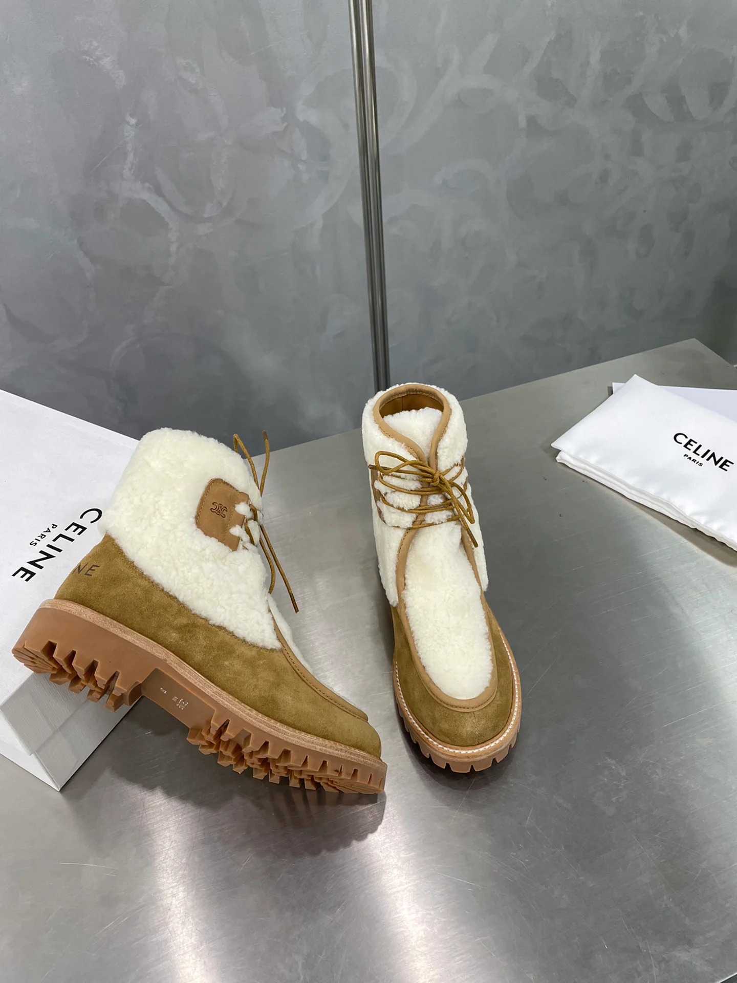 Celine - Сапоги для верховой езды из овчины - Модель унисекс