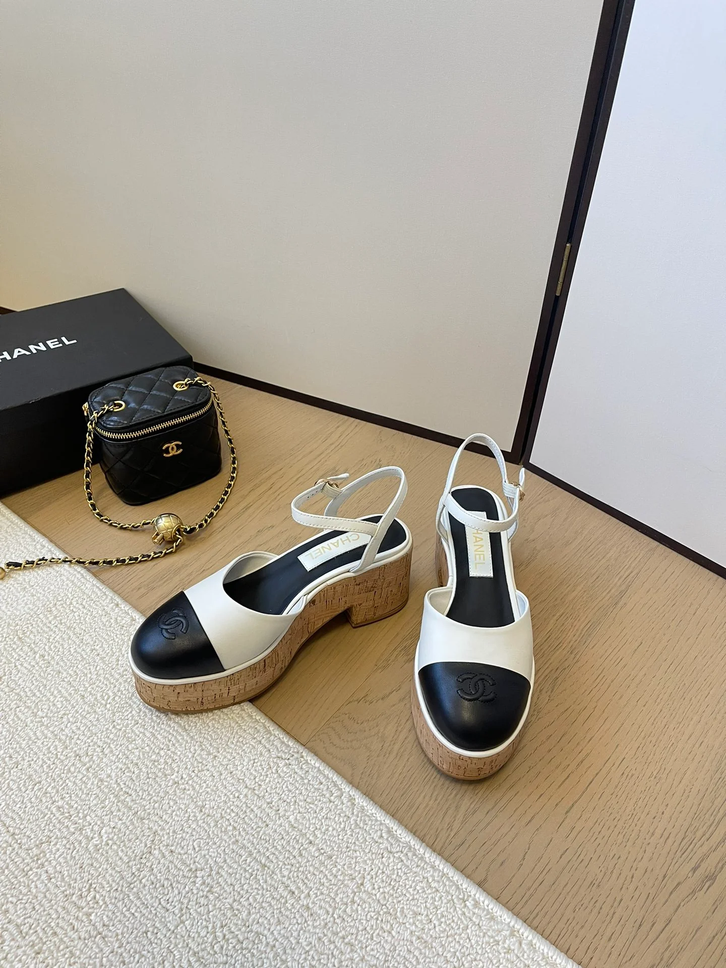 Туфли на платформе Chanel 2024 — белые