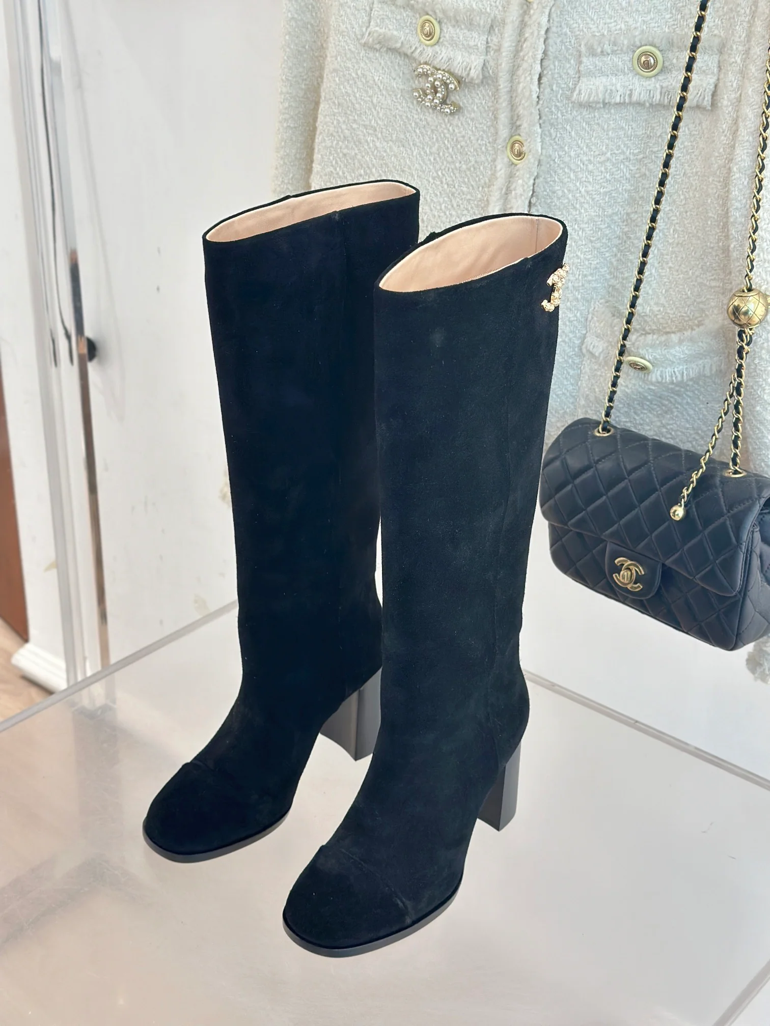 Кожаные сапоги Chanel 2024 - черные