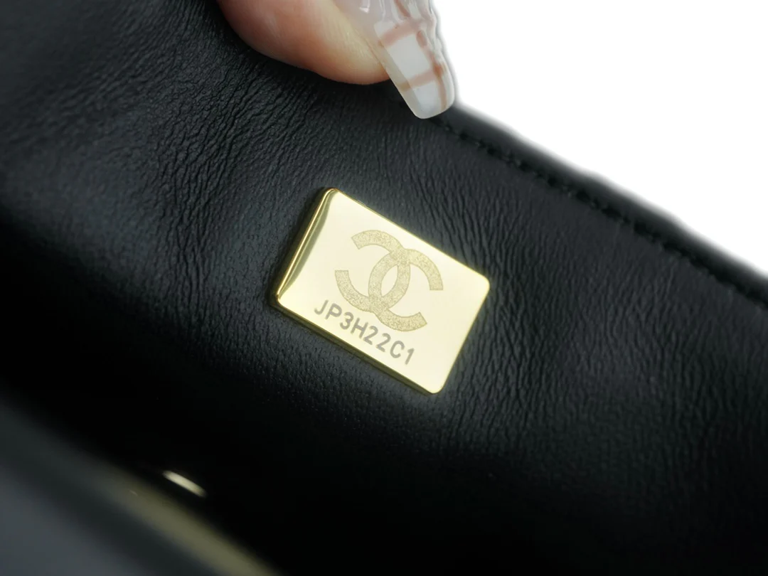 Мини-сумочка Chanel Mini CF, сумка на цепочке через плечо, черная.