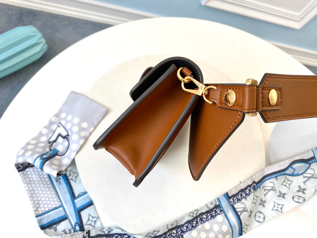 m44586-LV-dauphine-поясная сумка