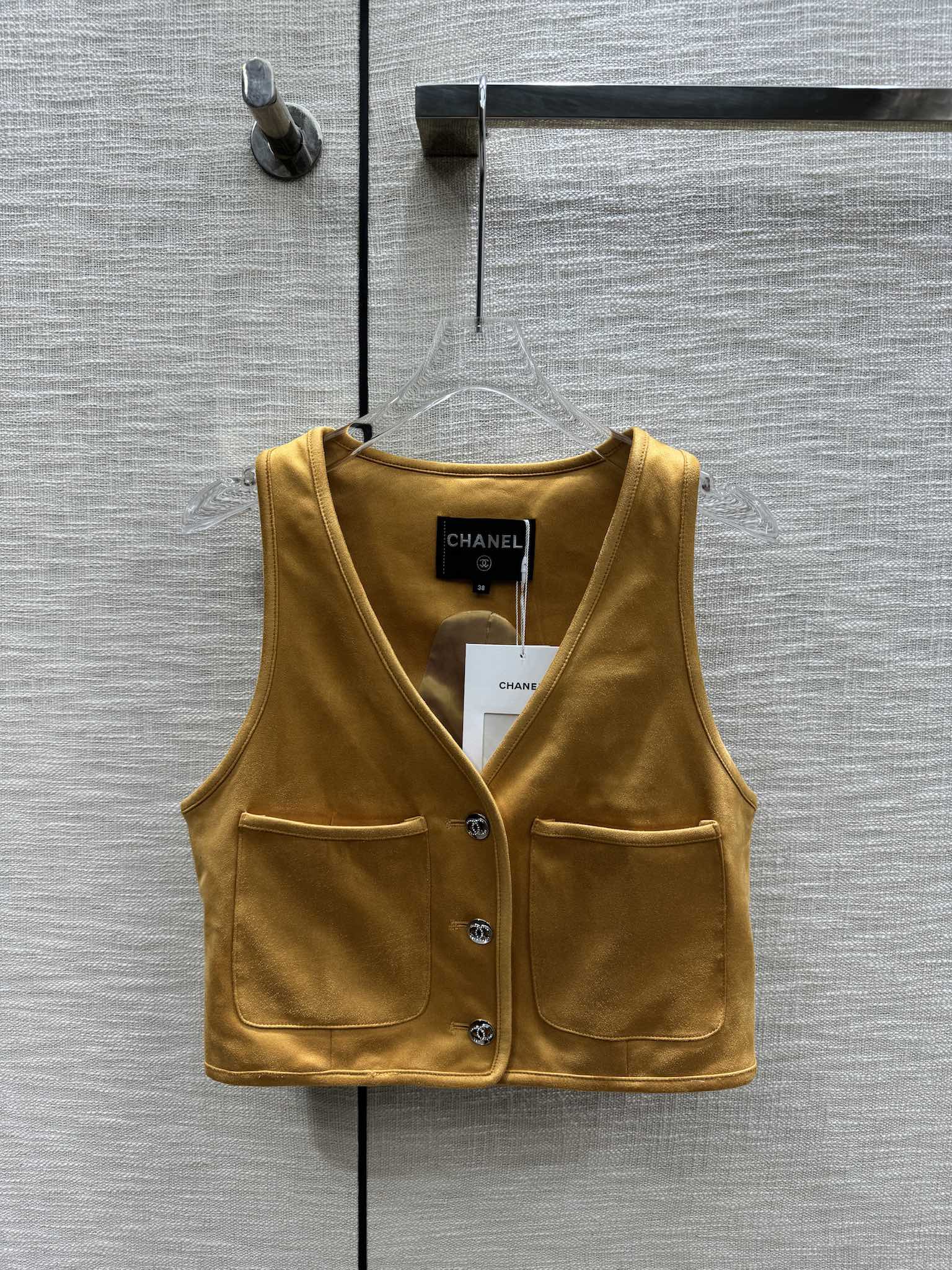 Экологичный жилет-комплект Chanel 2403 из искусственной замши