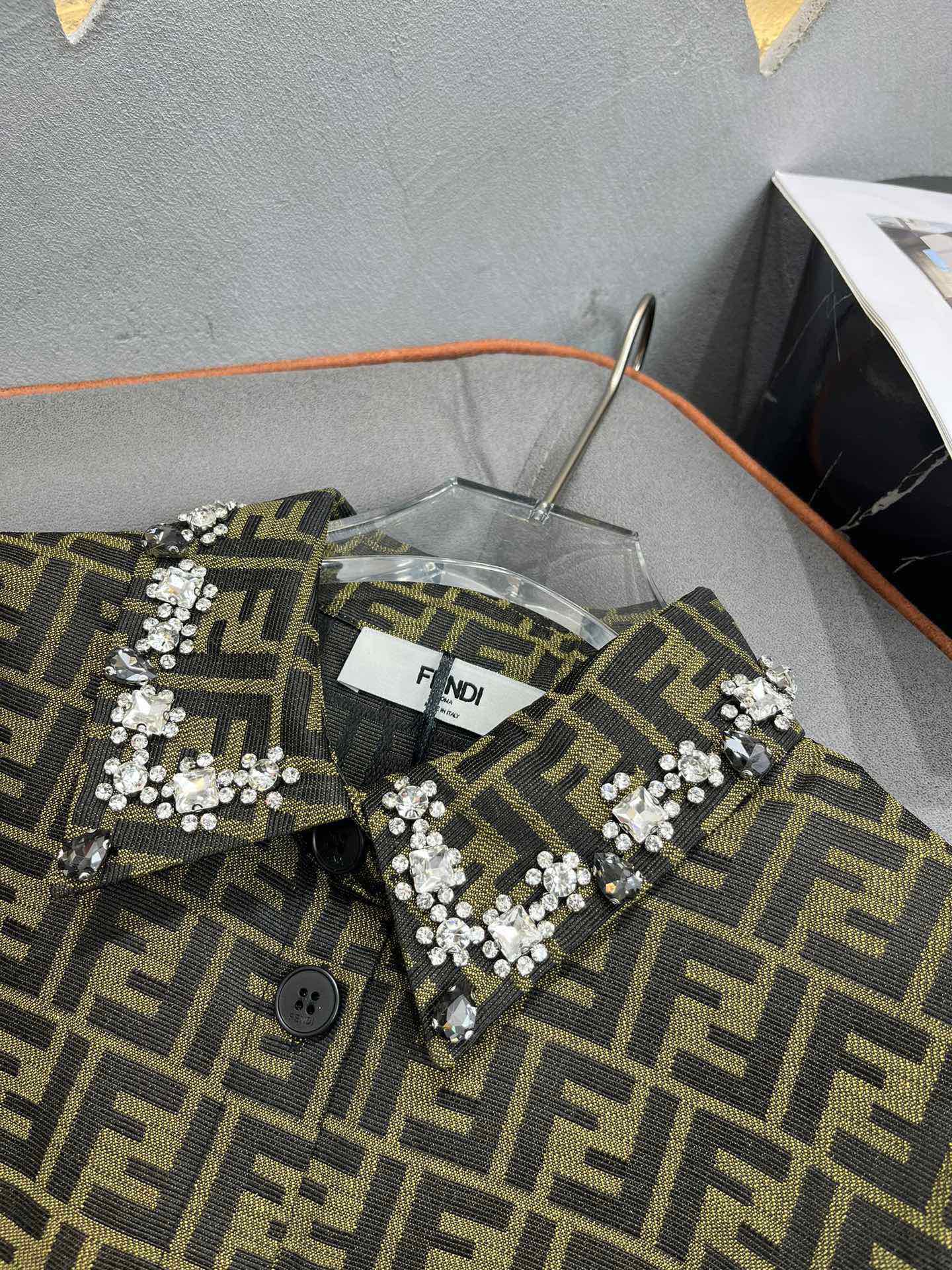 Fendi - 2403 - 24ss Весна/Лето Новое платье-рубашка