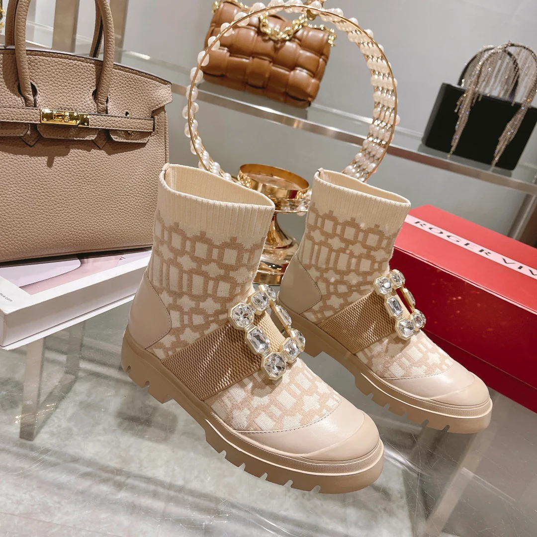 Обувь RV Shoes - Новинка ранней весны 2022 года - Классические ботинки на резинке с пряжкой и стразами.