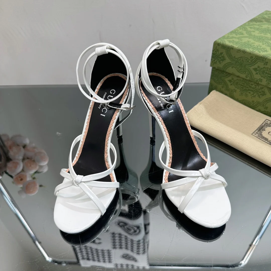 Новинка весны 2023 года от Gucci - Босоножки на шпильке - Белые