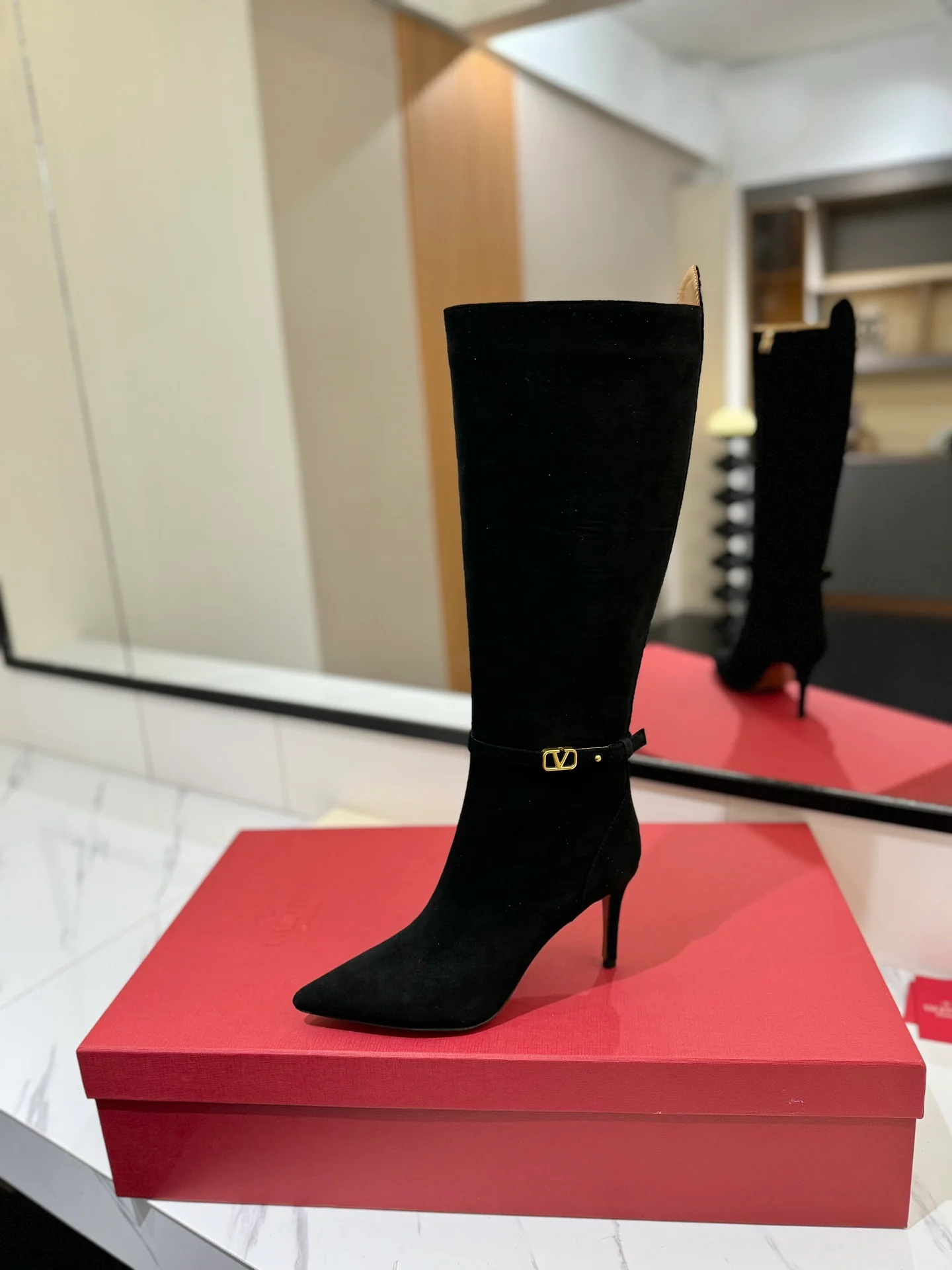 Сапоги для верховой езды на высоком каблуке Valentino 2024 — черные