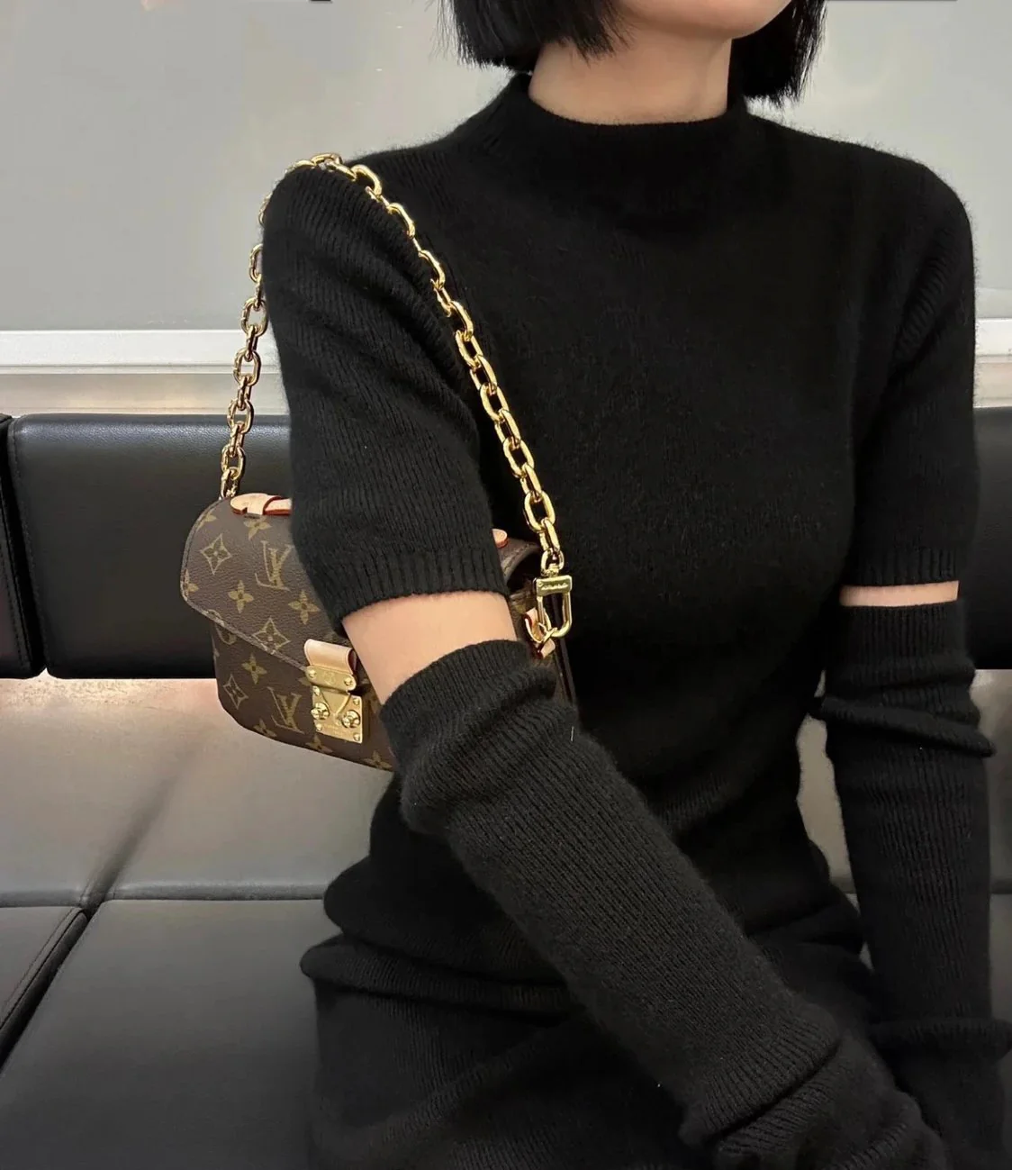 m46279-LV-pochette-metis-east-west-handbag/crossbody bag