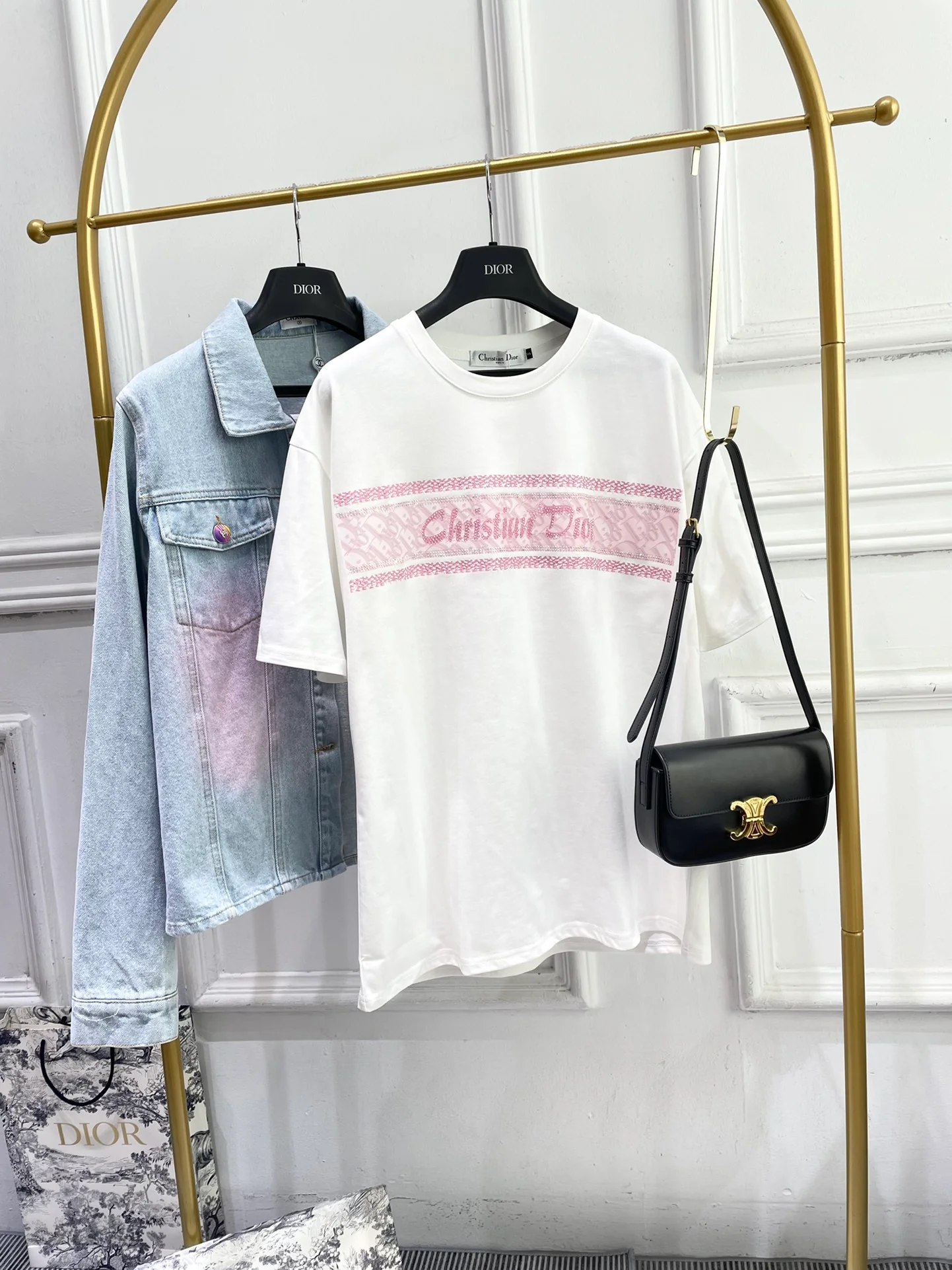 Футболка Dior 2403 из хлопка с коротким рукавом, украшенная множеством стразов, свободного кроя, розовая.