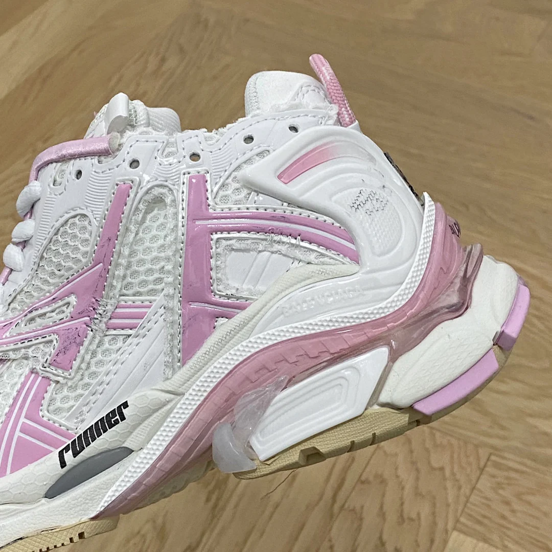 Кроссовки Balenciaga Runner Chunky Shoes - черно-белые