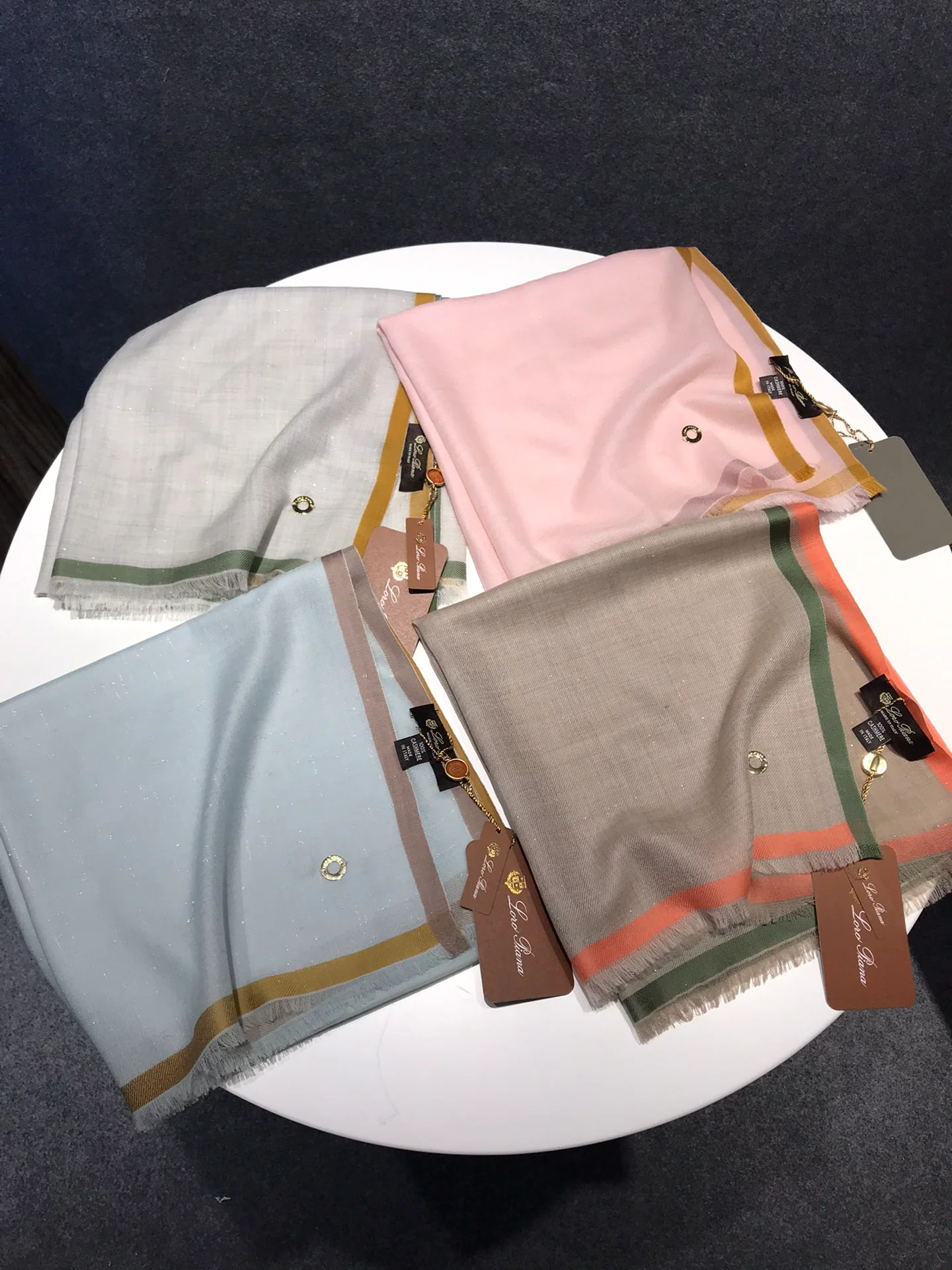 Кашемировый шарф Loro Piana Gradient Fine Line с металлическим блеском - 110 см