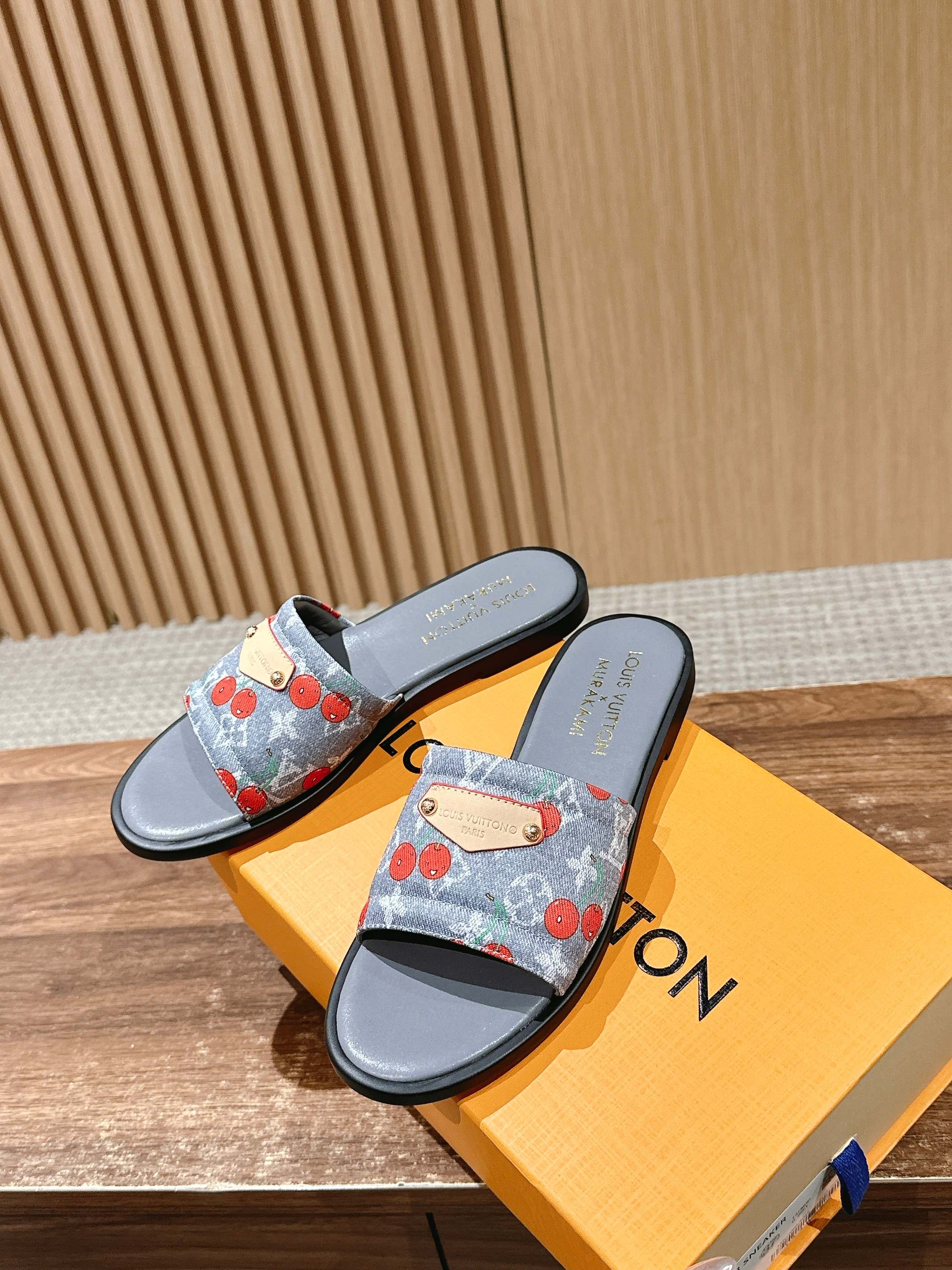 LV - Сандалии на плоской подошве из ретро-серии Такаши Мураками - Серые