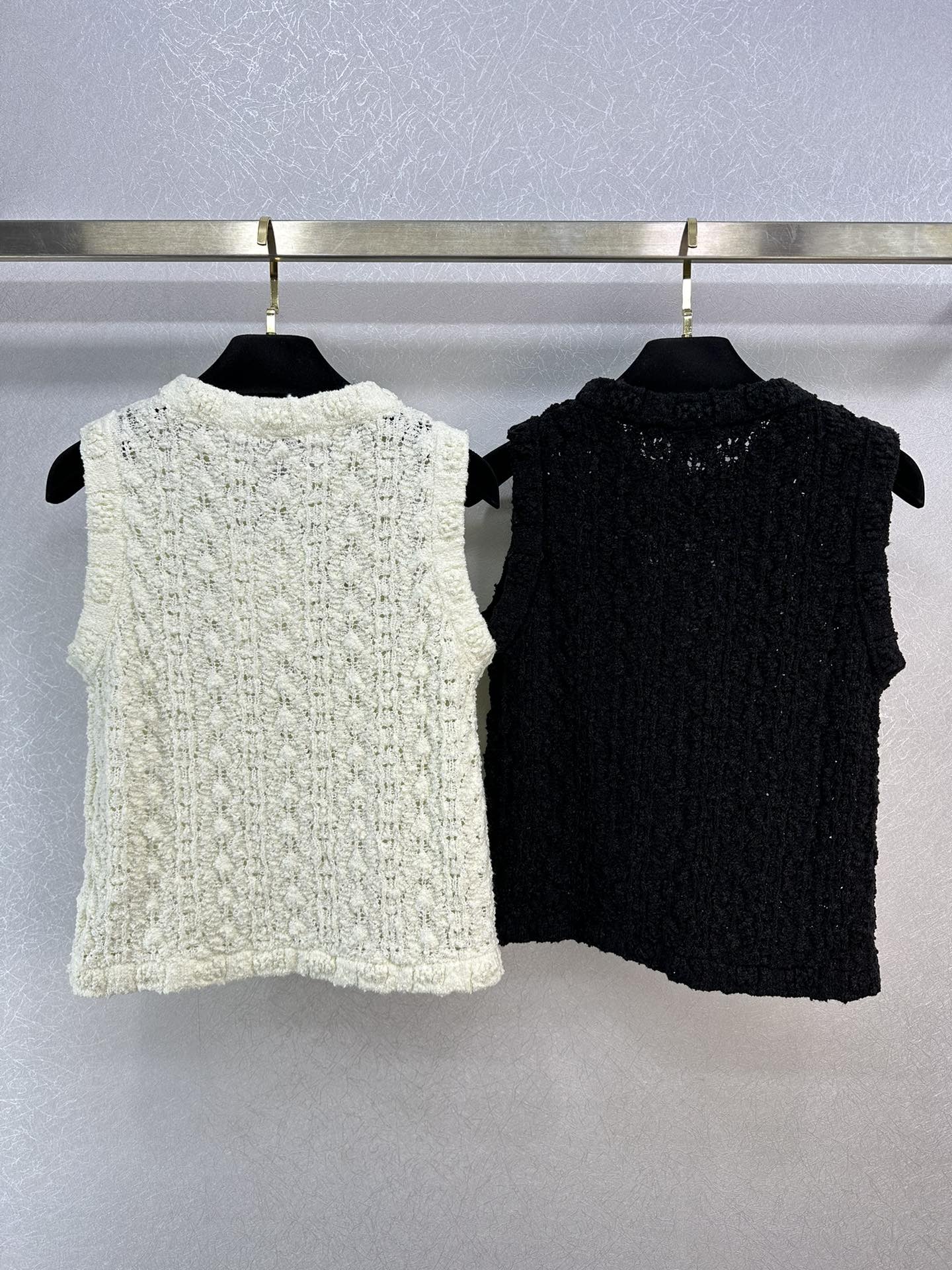 Новый вязаный жилет Chanel 2403 Весна/Лето