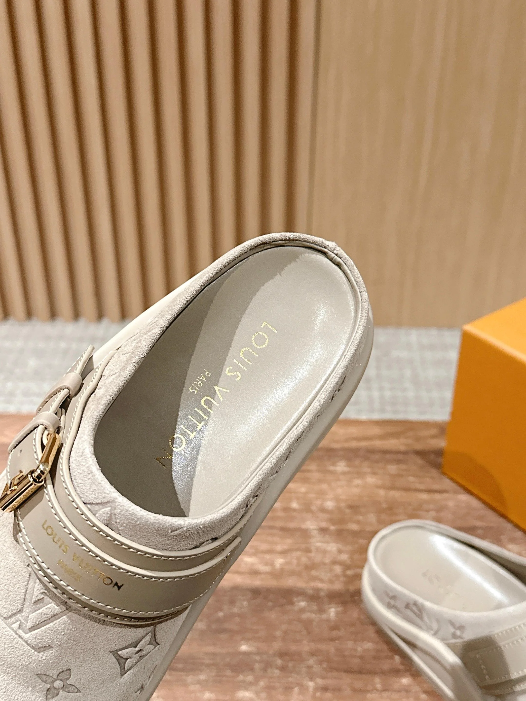 Новинка LV 2025 - Обувь Birkenstock - Замшевая отделка