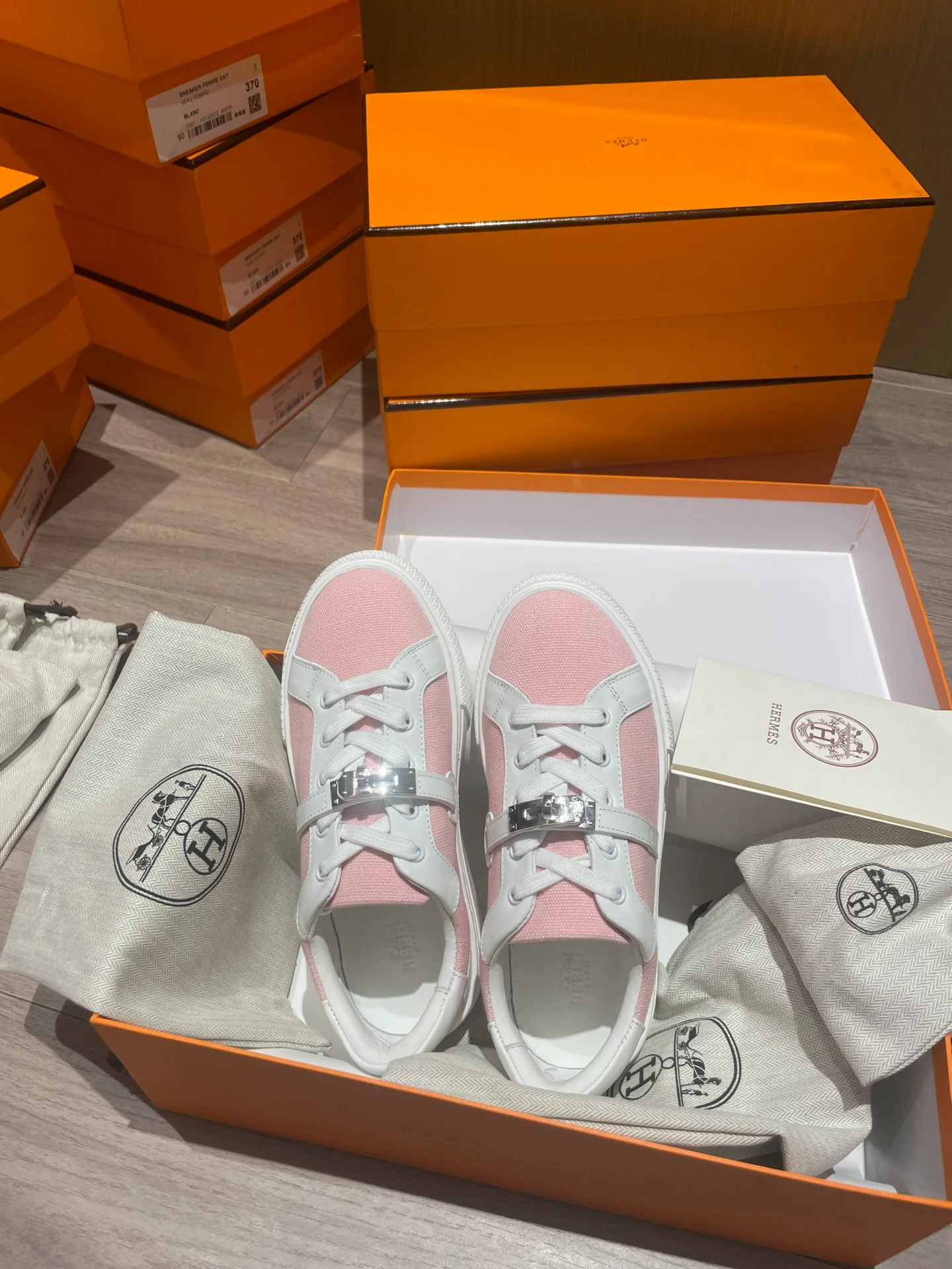 Hermes - Новейшие белые кроссовки Kelly Buckle - Мужские - 2