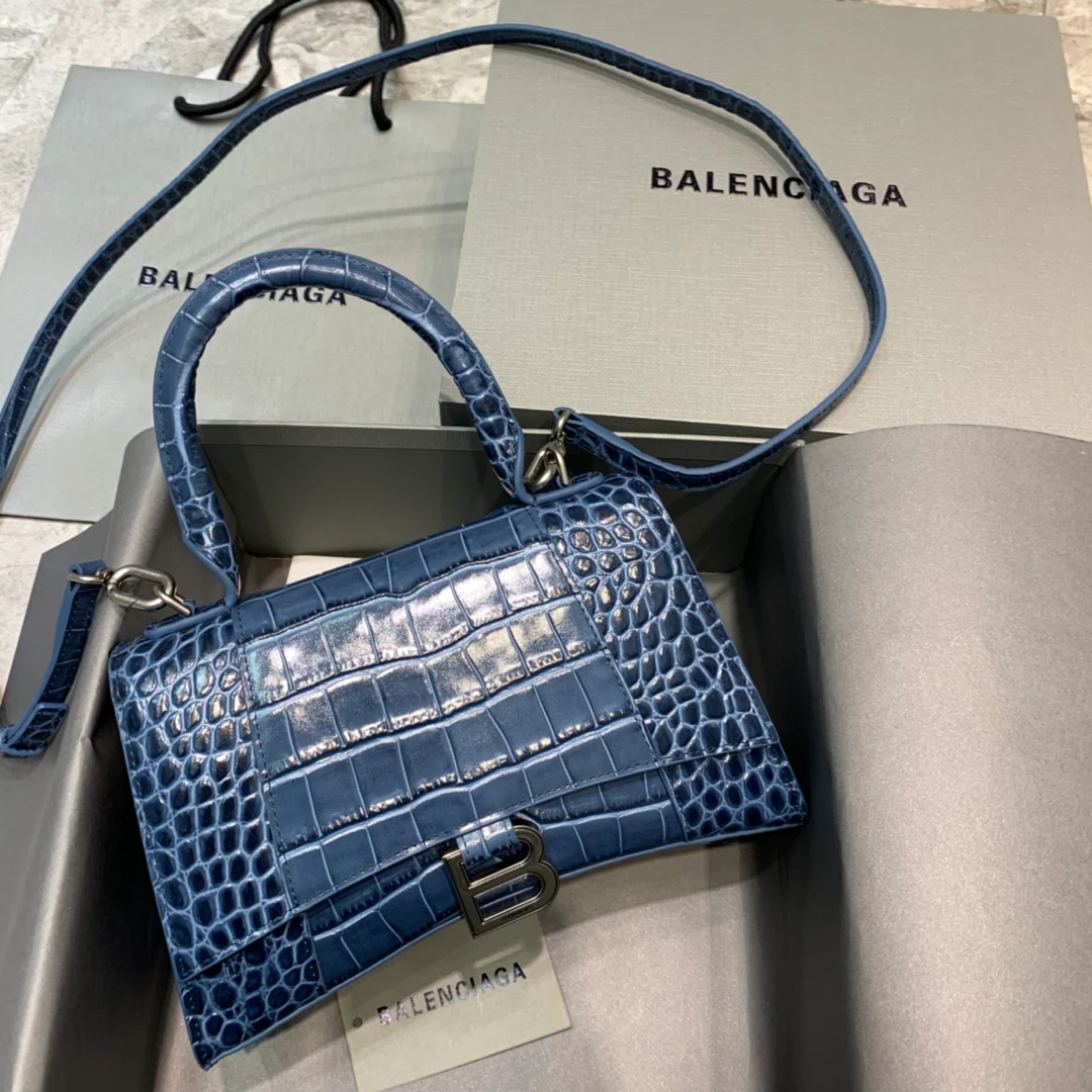 Сумка Balenciaga Hourglass – королевский синий цвет, с крокодиловым рисунком