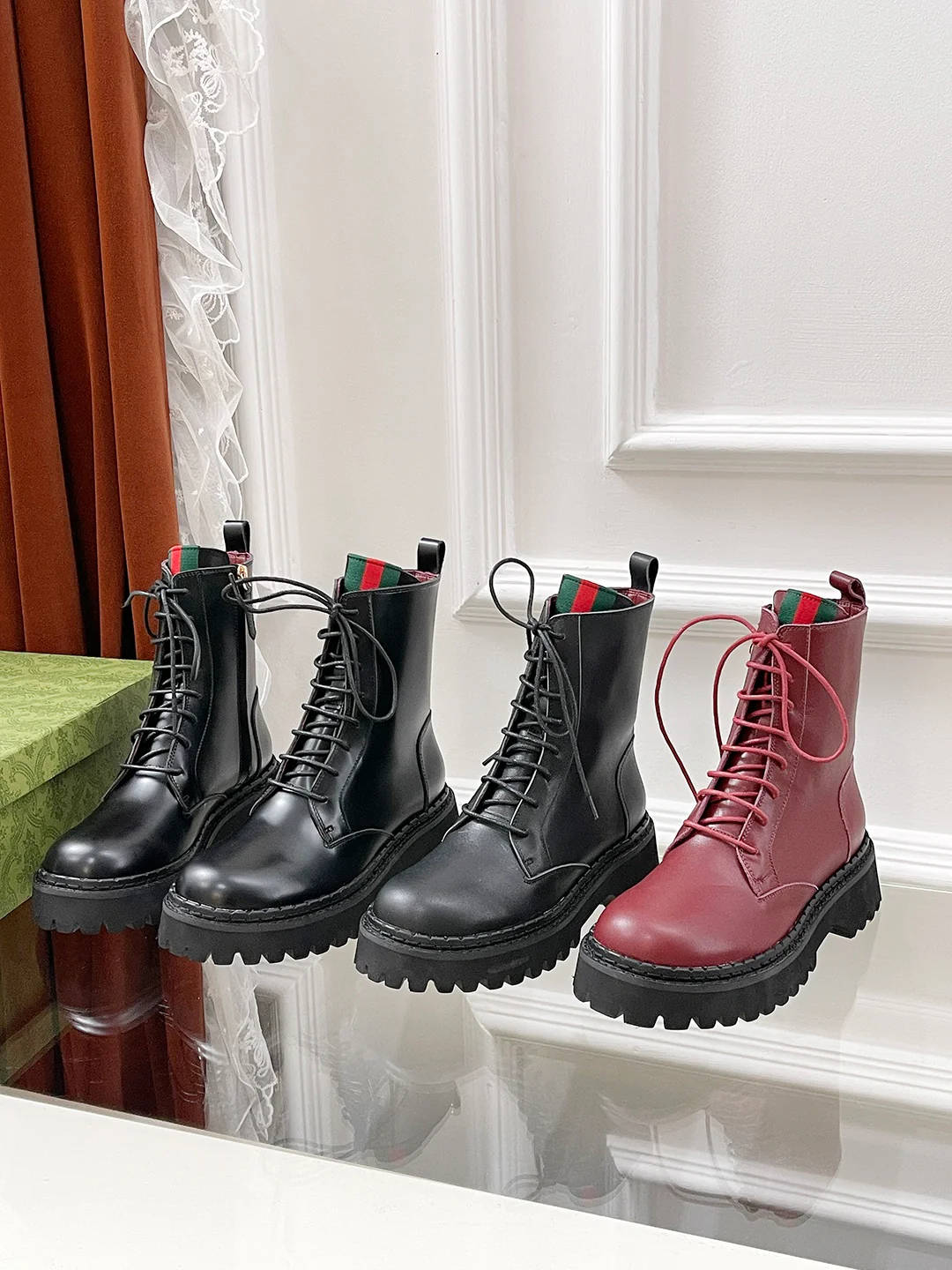 Ботинки Gucci Dr. Martens 2024 года — изображение из коллекции.