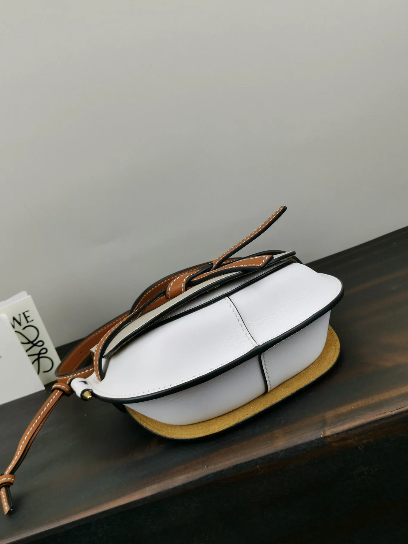 Loewe-gate-mini-21x12-5x9-5-cm-11