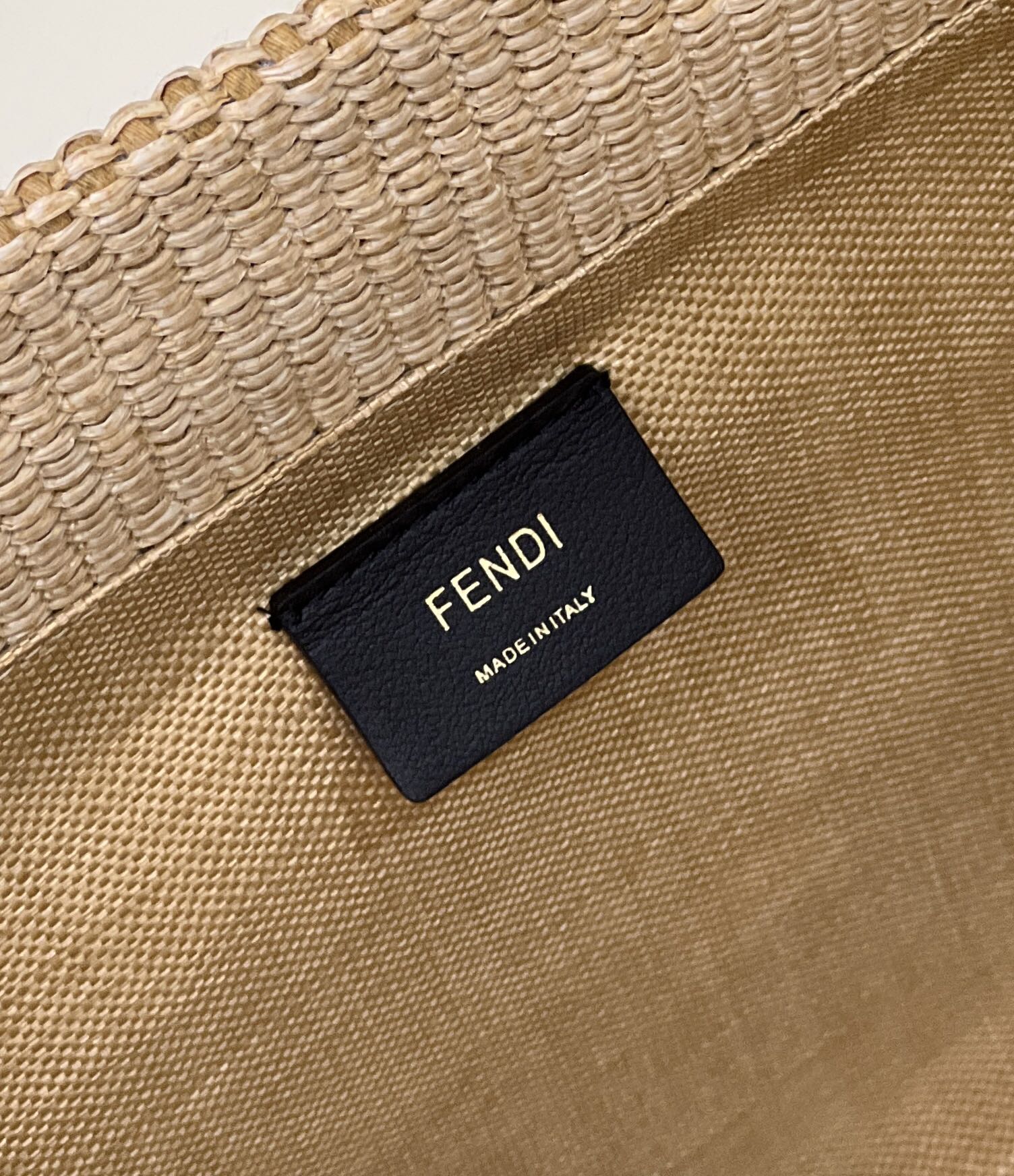 Сумка-шоппер Fendi Sunshine ручной работы из соломы