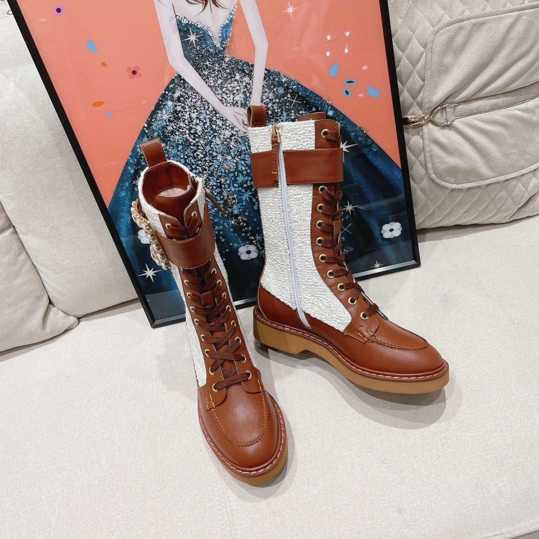 Тканевые ботинки Martin средней высоты, в британском стиле.