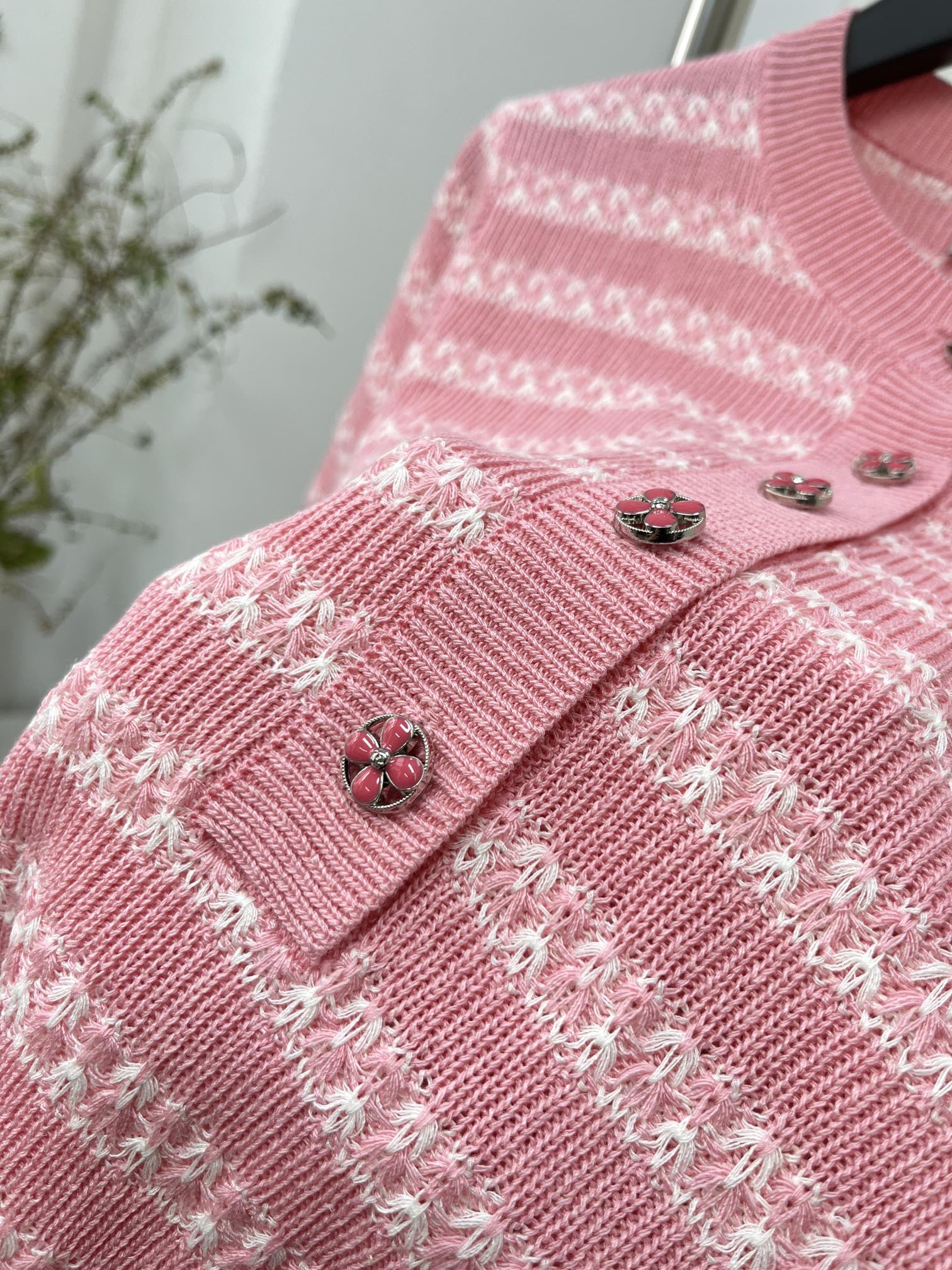 Вязаный топ Chanel 2403 из специальной пряжи с короткими рукавами - розовый