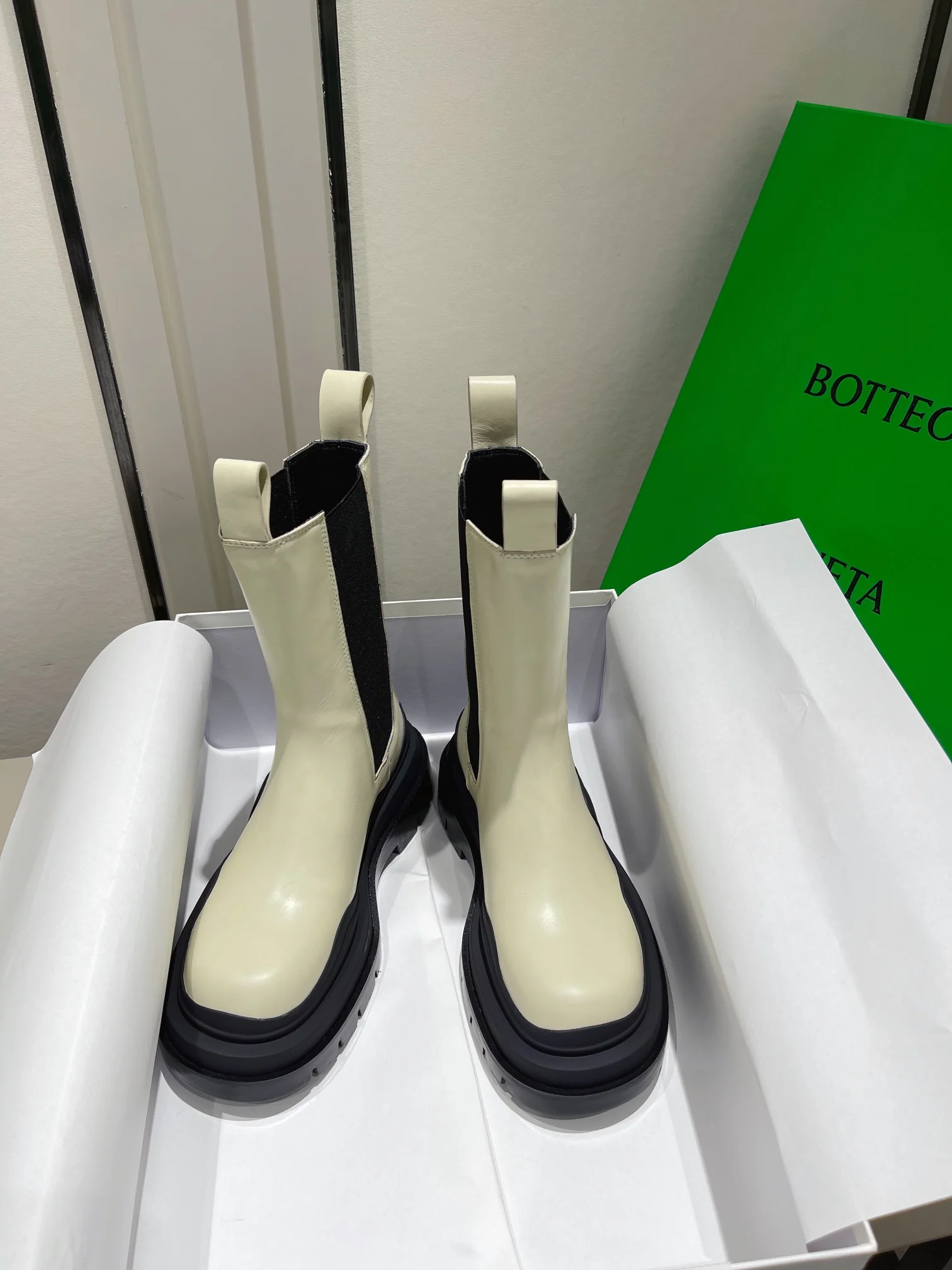 BV - Ботинки на платформе до середины икры - Черно-белые