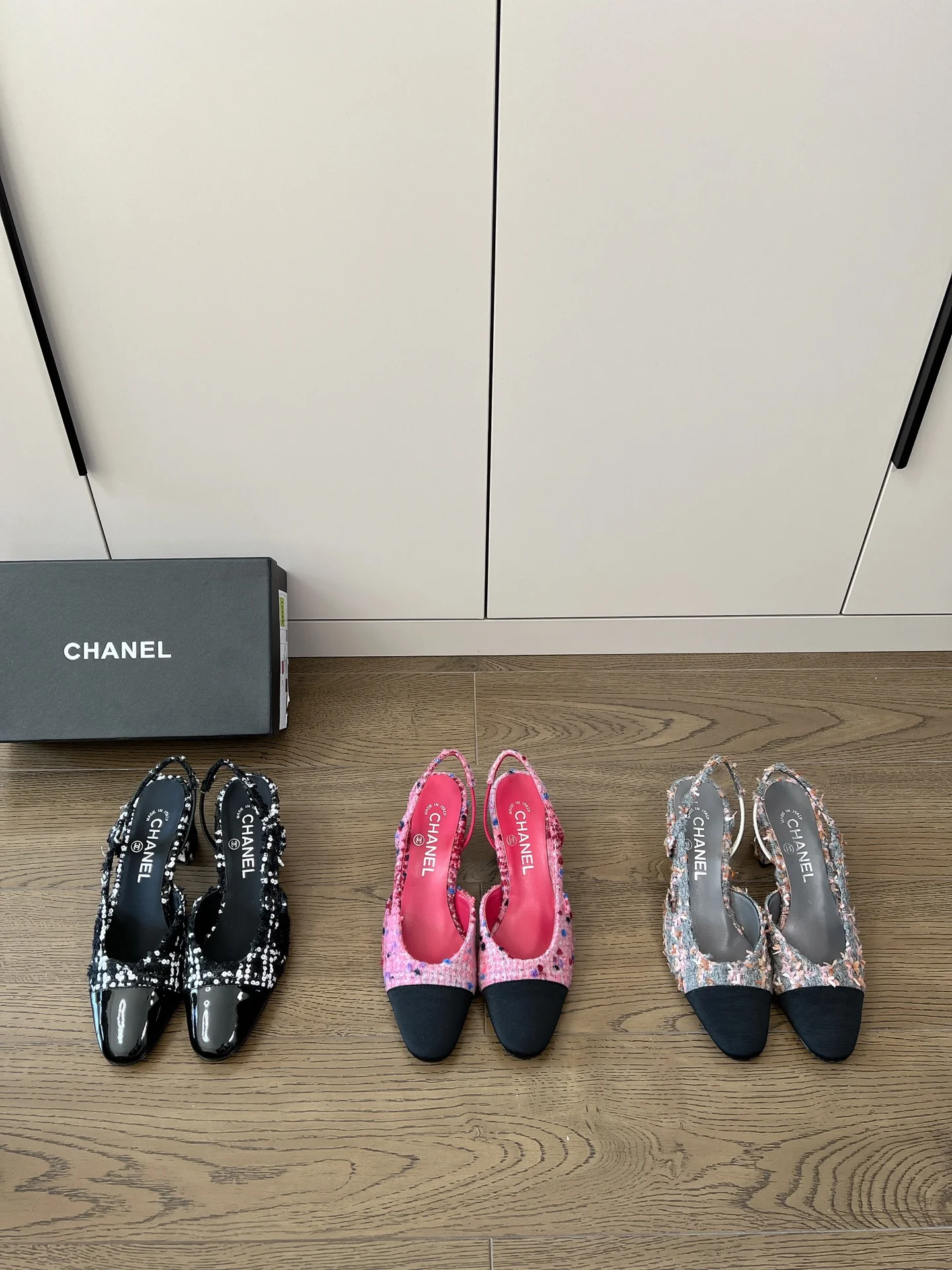 Новинка весны 2023 от Chanel - Классические балетки на среднем каблуке из твида