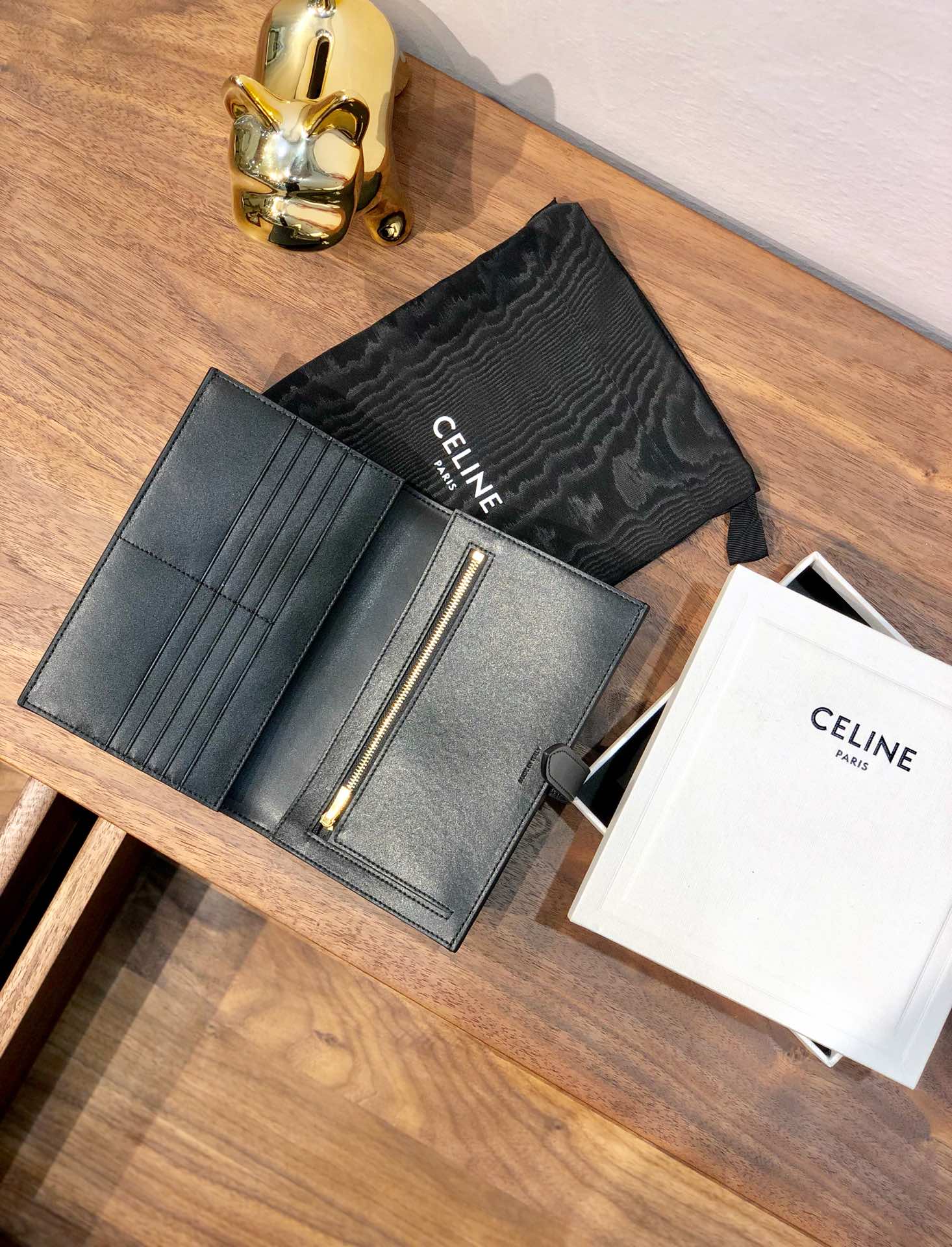 Кошелек Celine-Strap из зернистой телячьей кожи