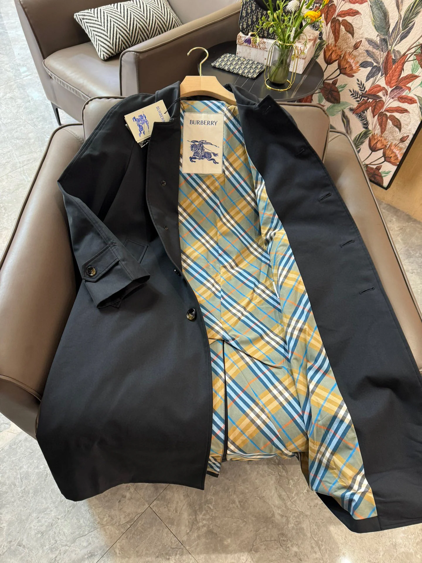 Тренч Burberry 2403-24ss на пуговицах, черный