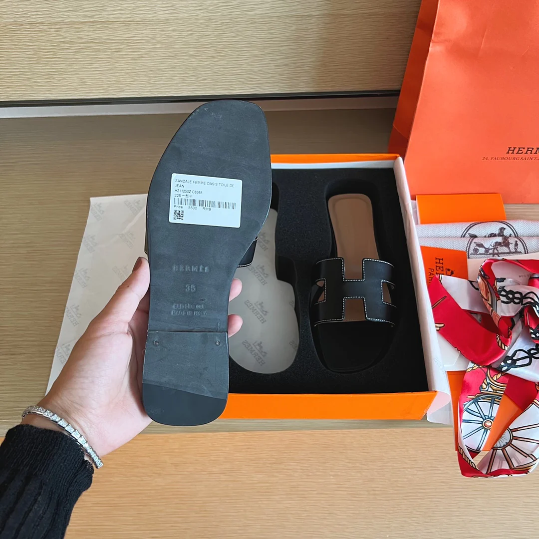 Классические домашние тапочки Hermes с буквой H - однотонная кожа - черно-коричневые