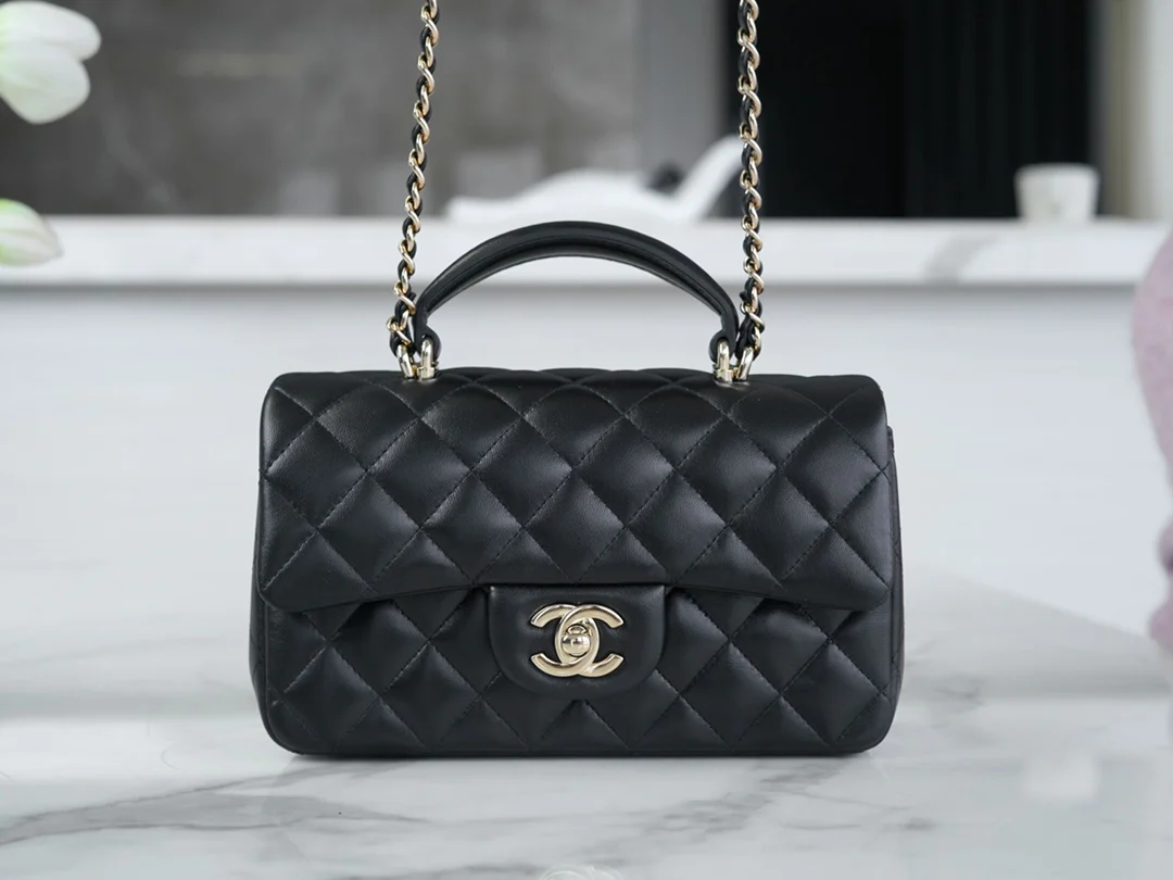 Мини-сумочка Chanel Mini CF, сумка на цепочке через плечо, черная.