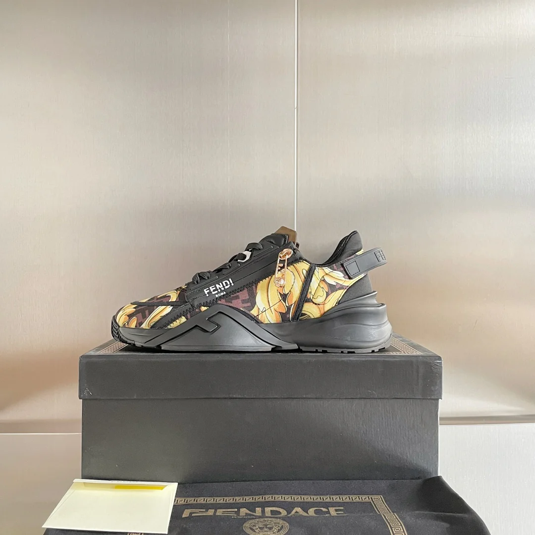 Fendi - Кроссовки и повседневная одежда - Модель сотрудничества