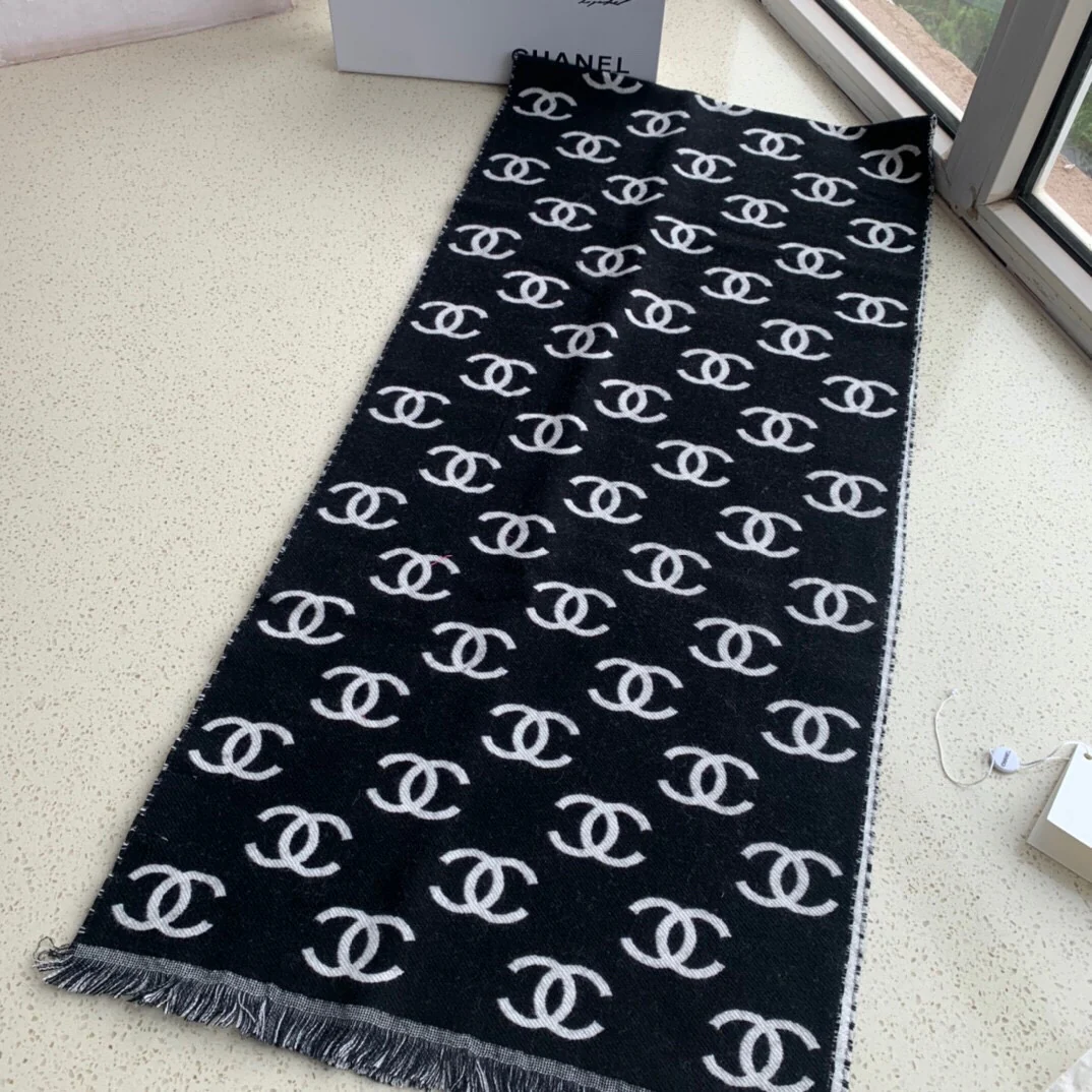 Chanel - Черный