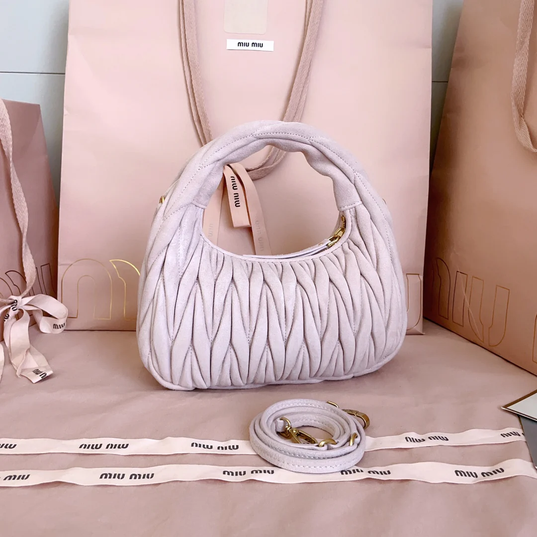 Розовая замшевая сумка Miu Miu 5bc125 miuwander